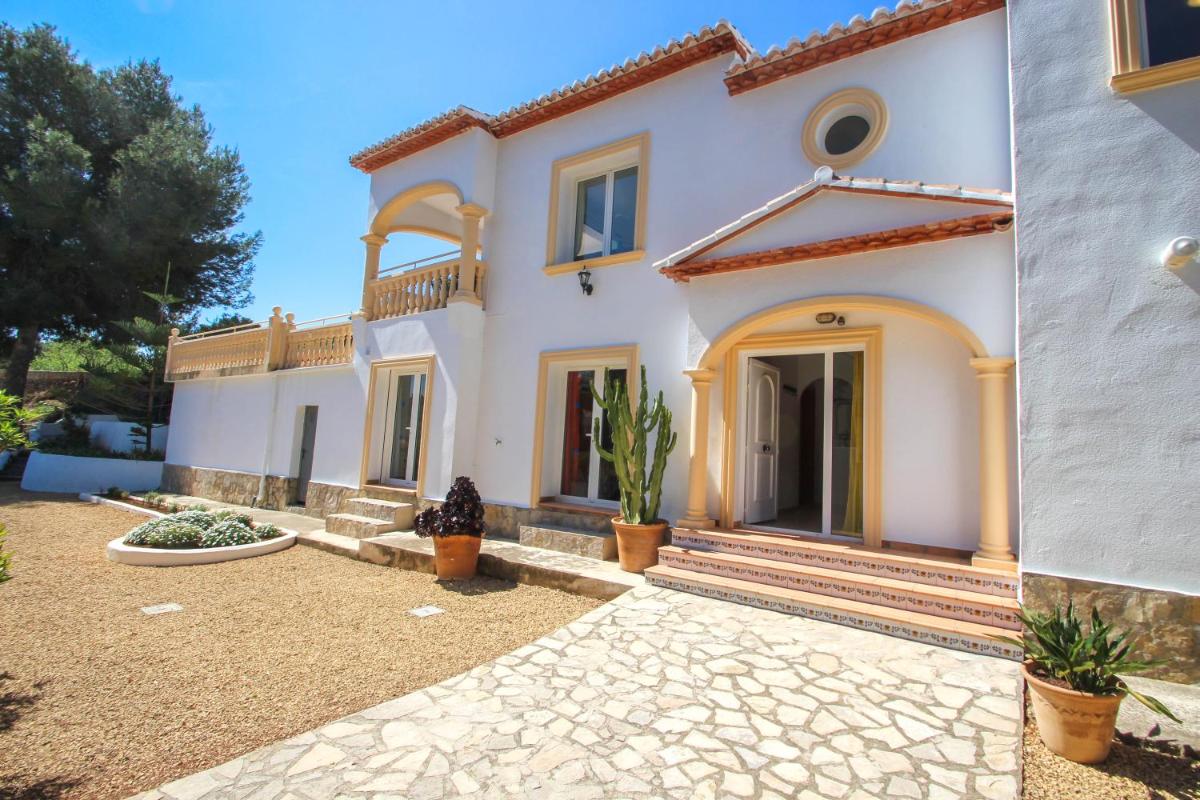 Hermosa - this lovely detached holiday property in Benissa photo 2