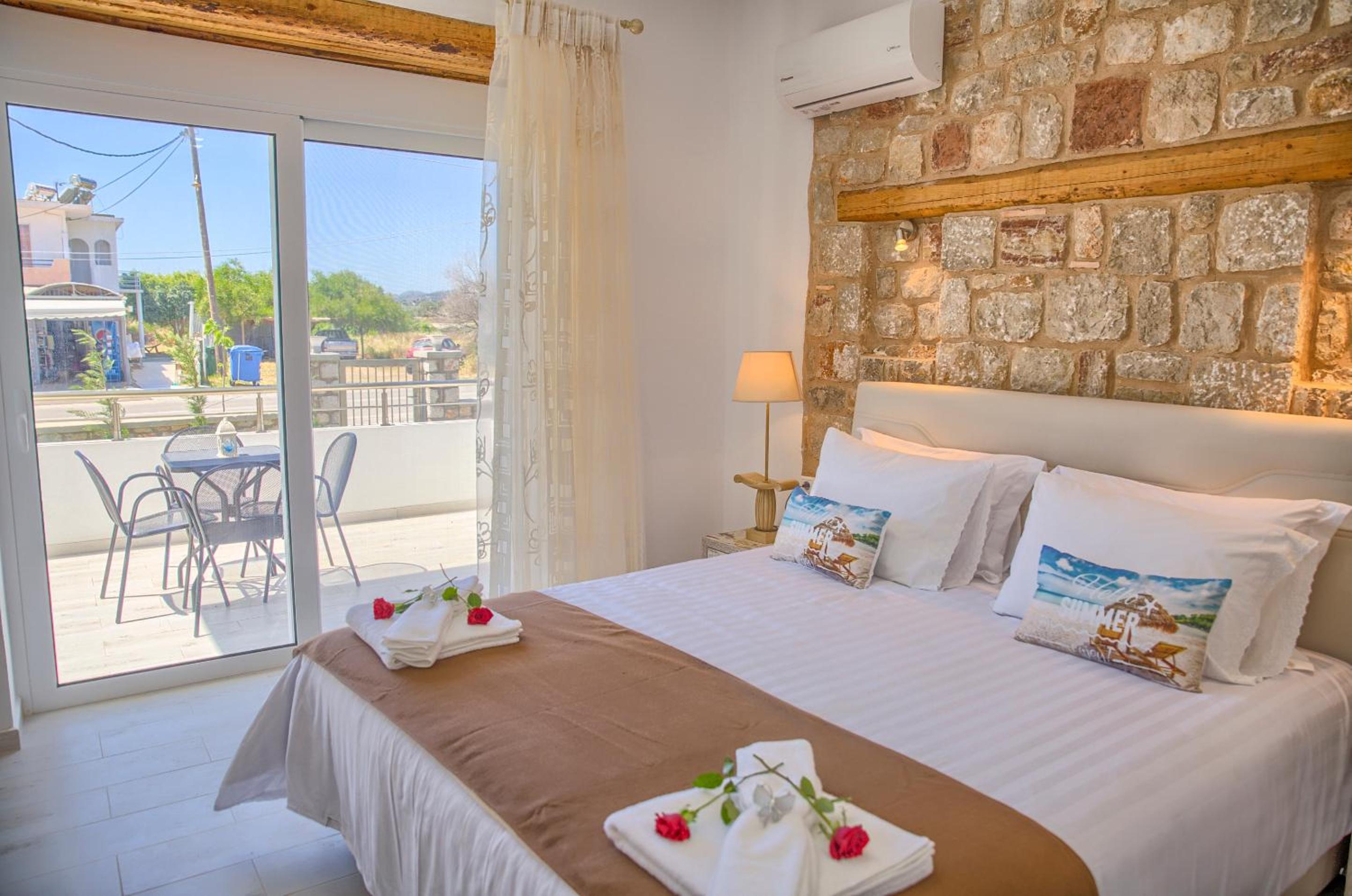 Haraki Stone Apartments