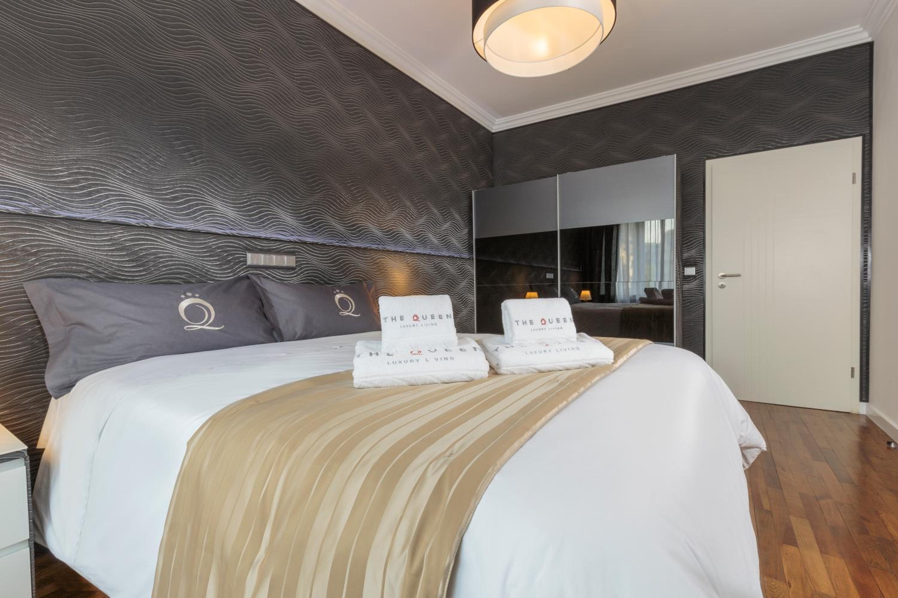 The Queen Luxury Apartments - Villa Cortina