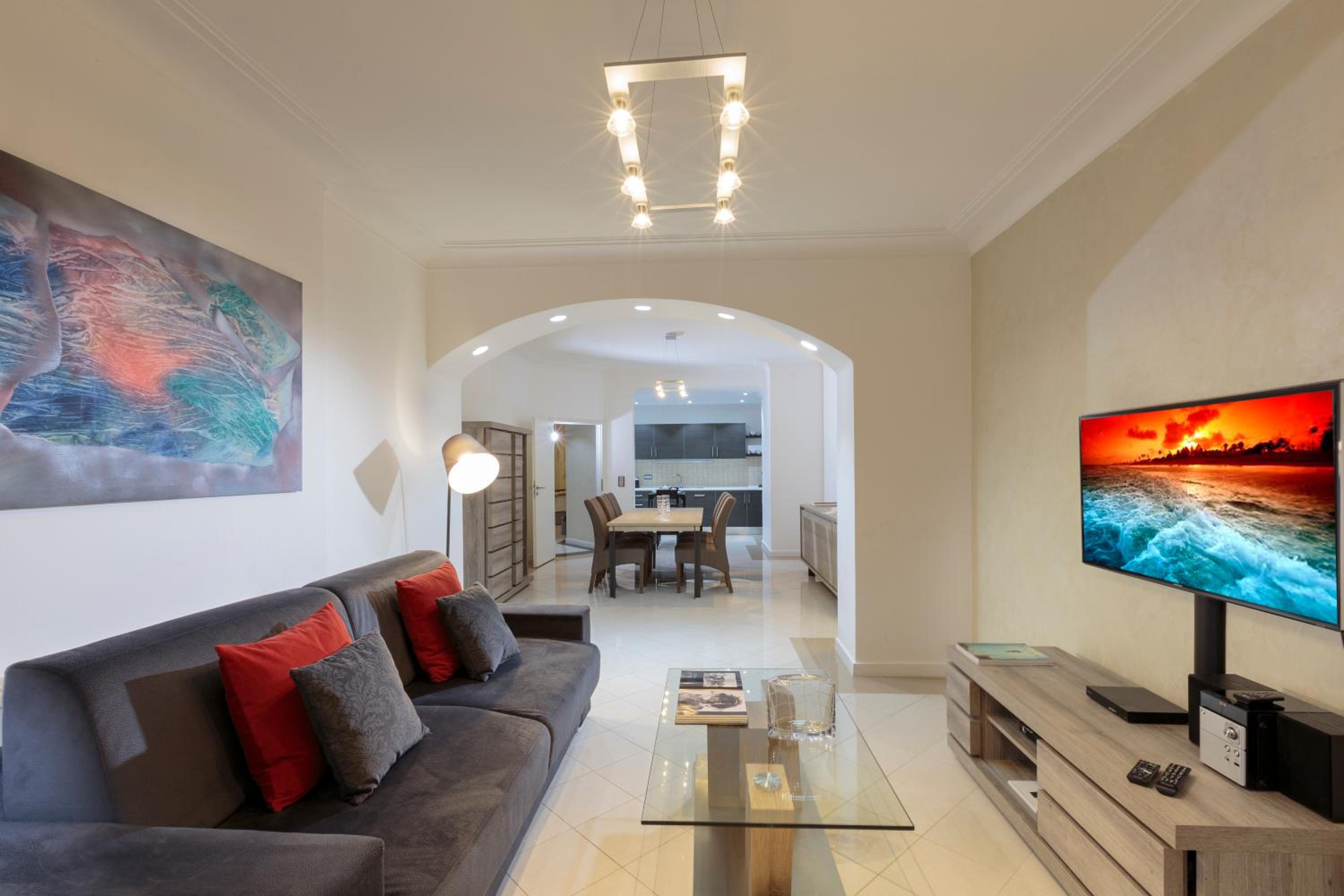 The Queen Luxury Apartments - Villa Cortina