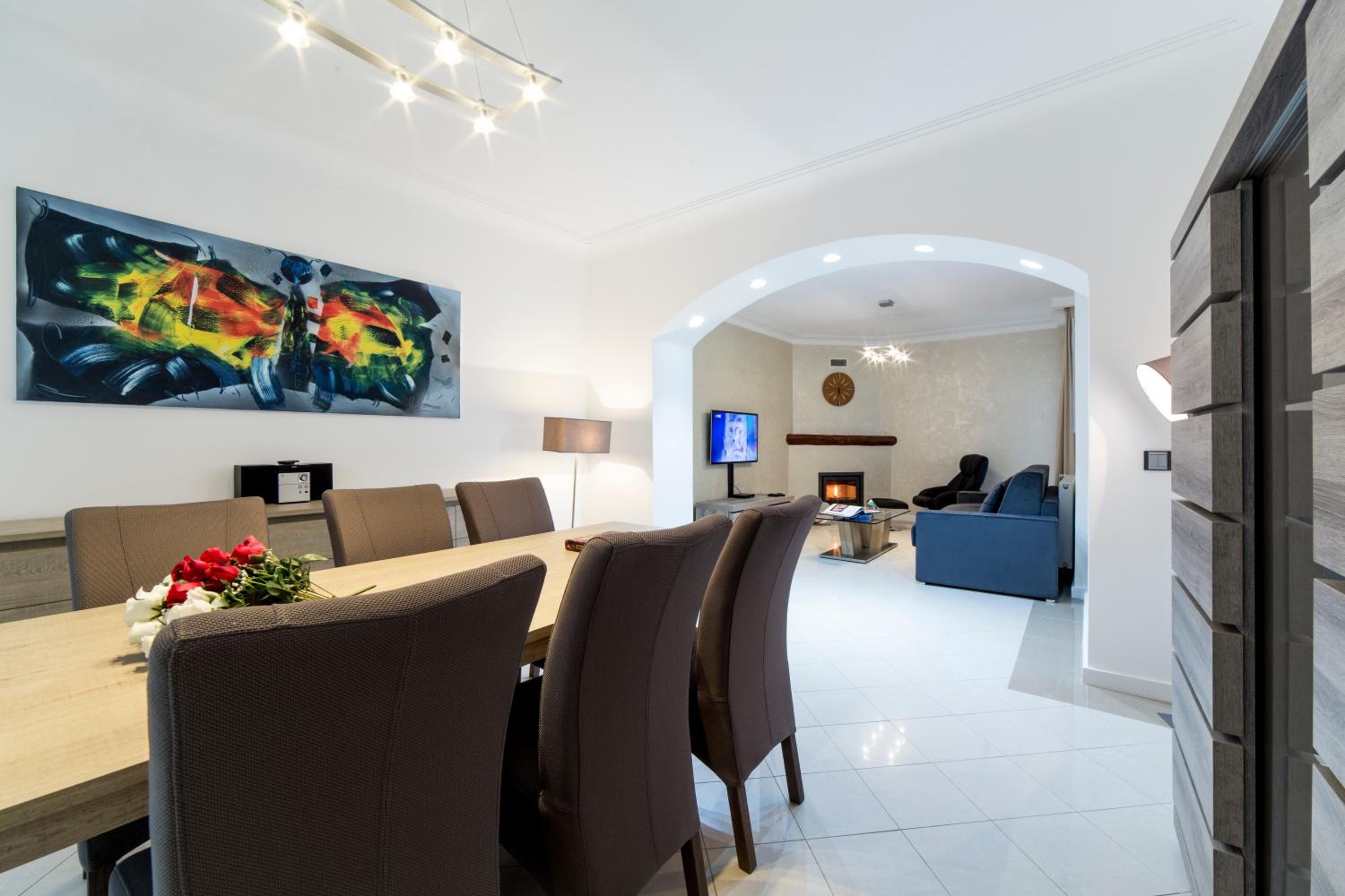 The Queen Luxury Apartments - Villa Cortina