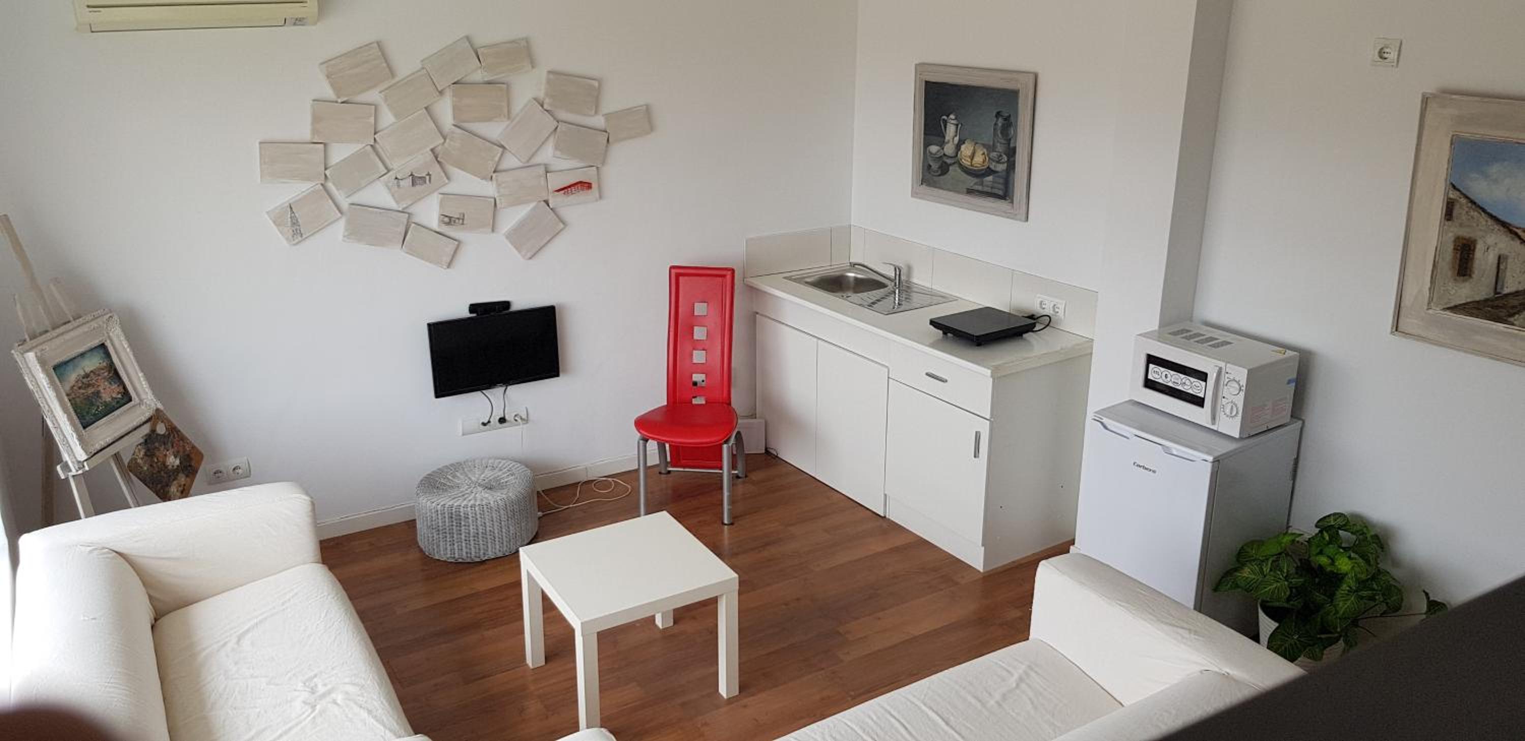 TOLETUM low cost LOFTS diáfanos o 2dormitorios PARKING Municipal Gratis al aire libre a 100m