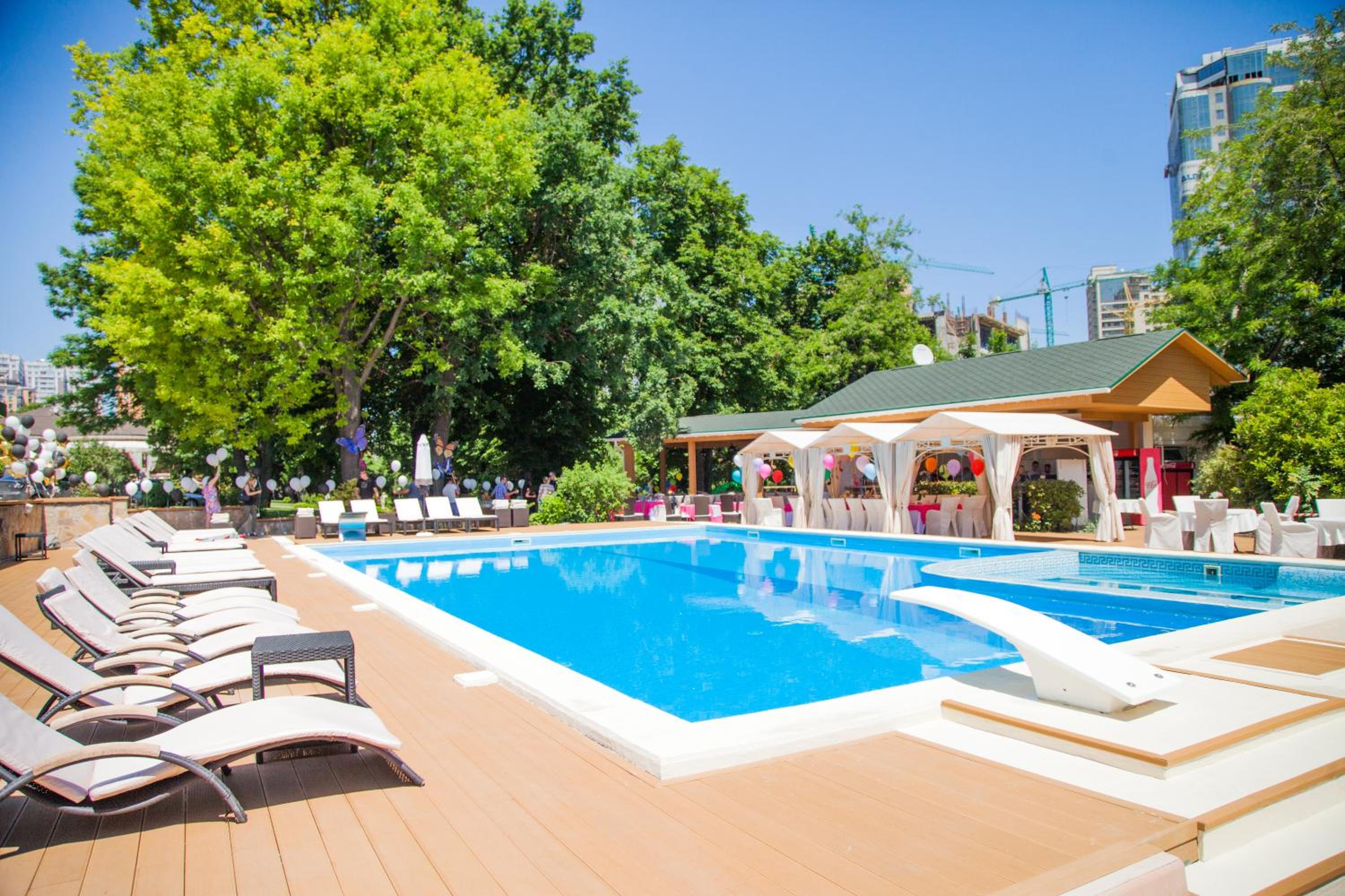 swimming pool