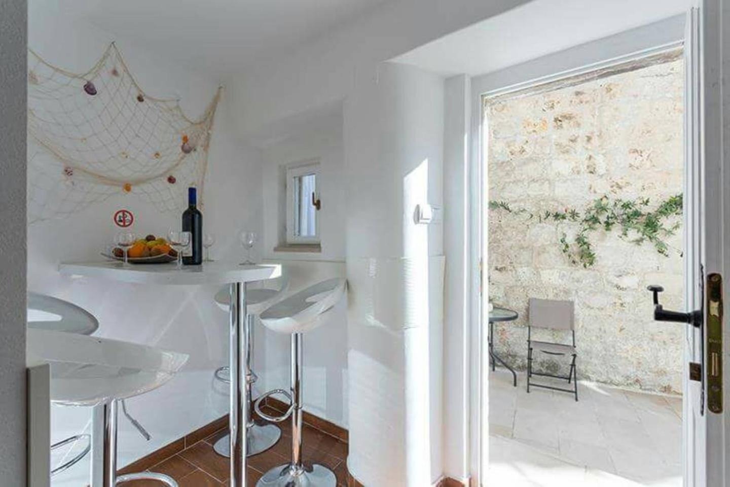 Elegant Apartment Leila