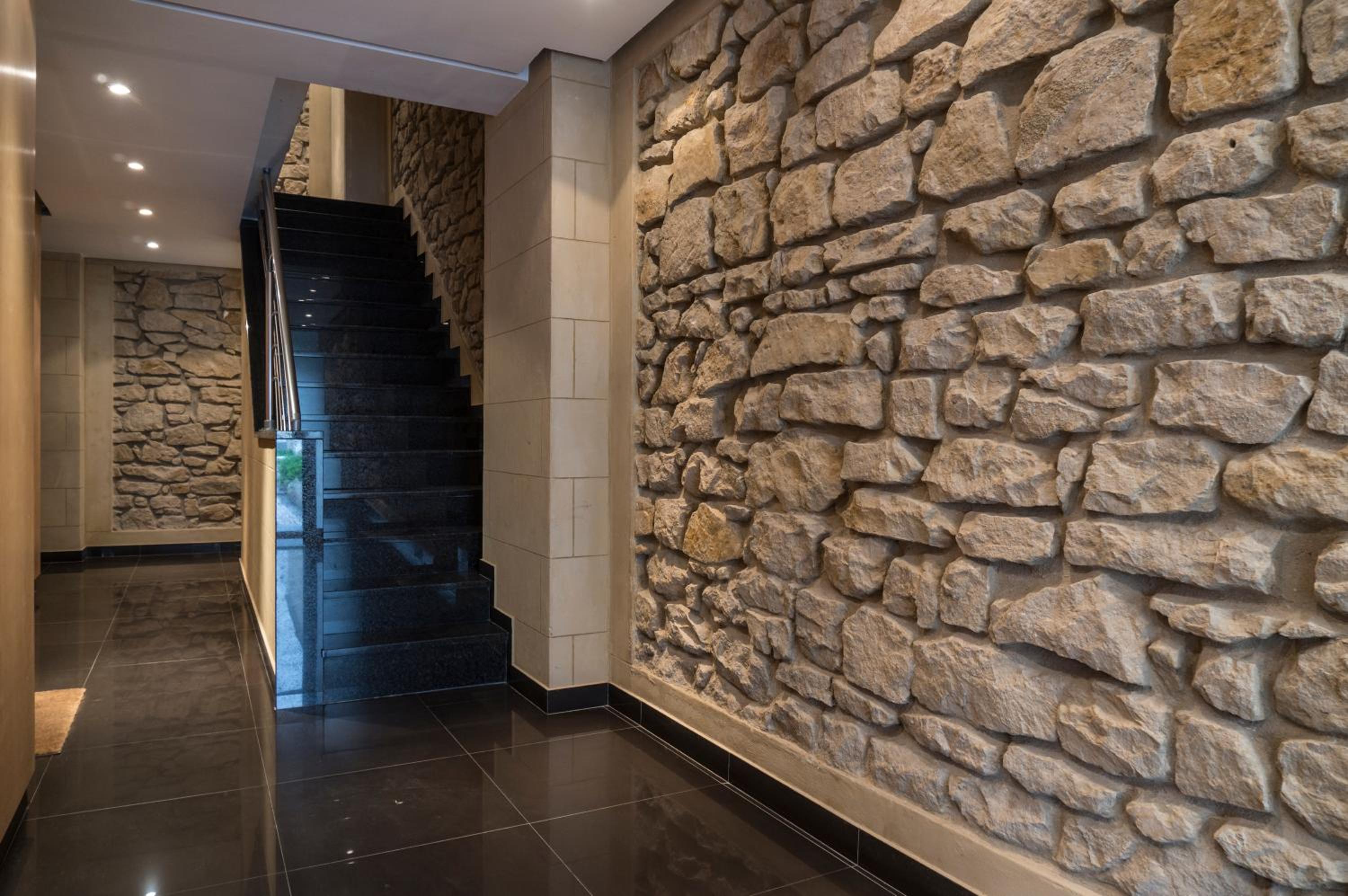 The Queen Luxury Apartments - Villa Cortina