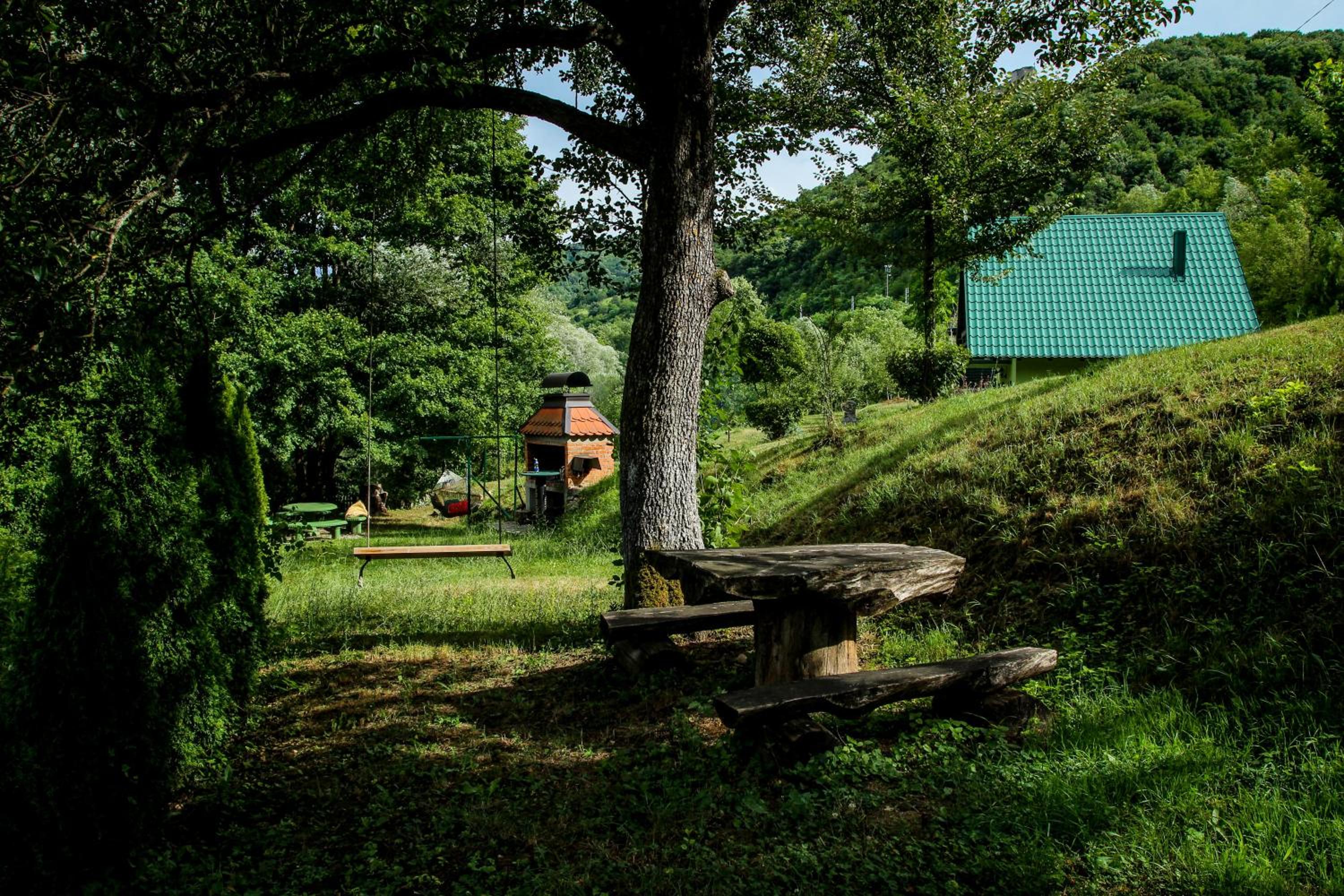 Private Riverside House on the Una River with Private Beach