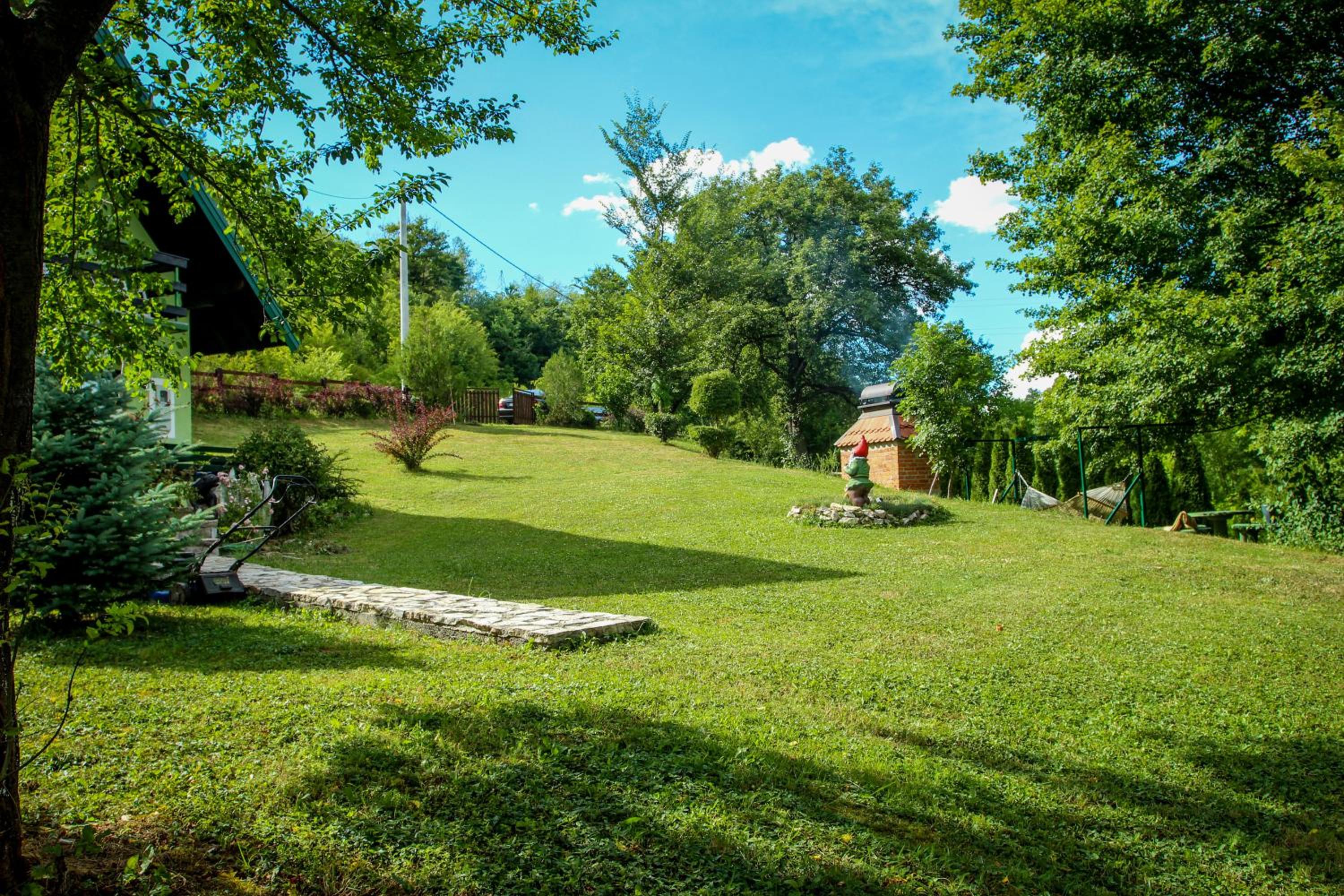 Private Riverside House on the Una River with Private Beach