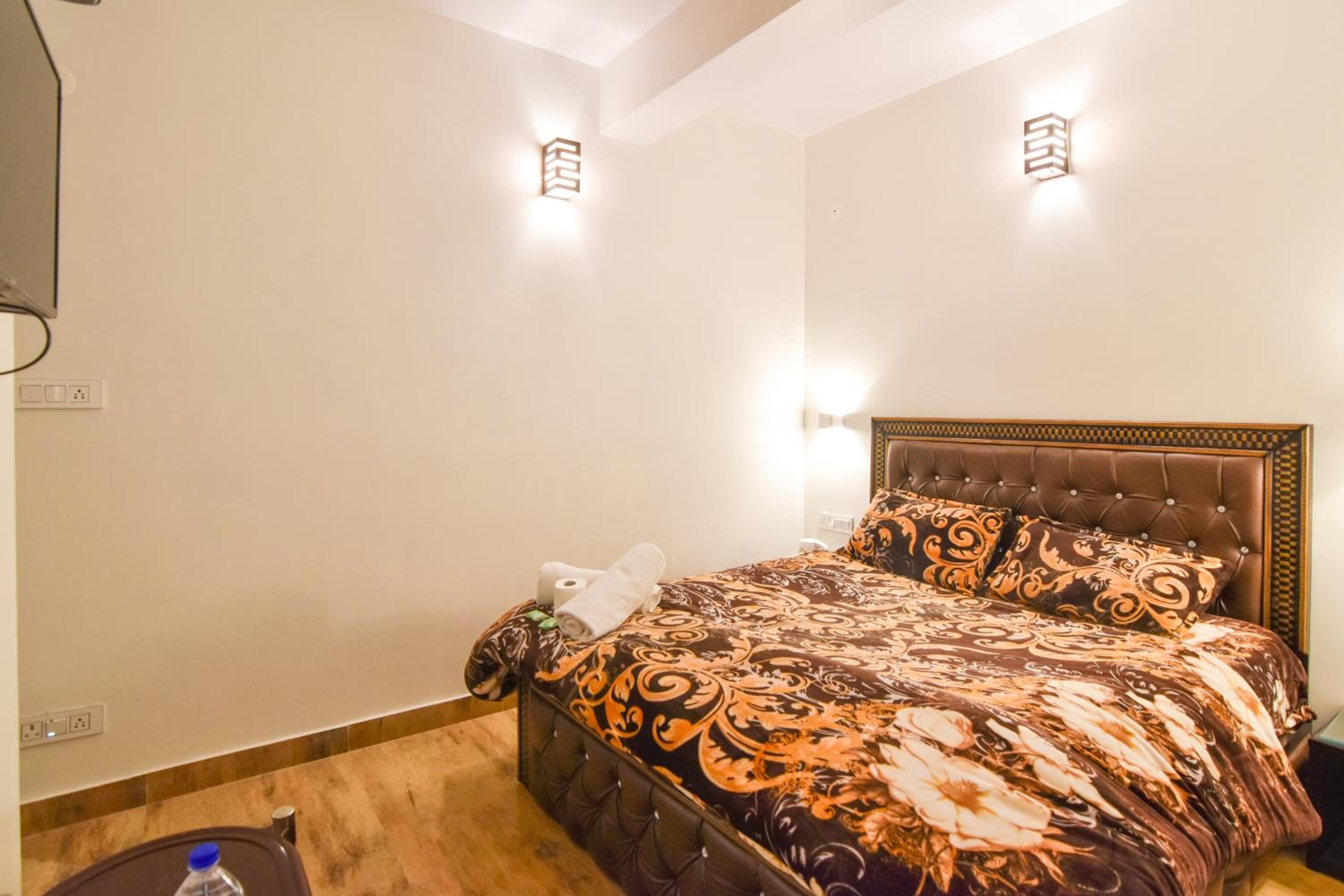 Dhanlaxmi Apartments