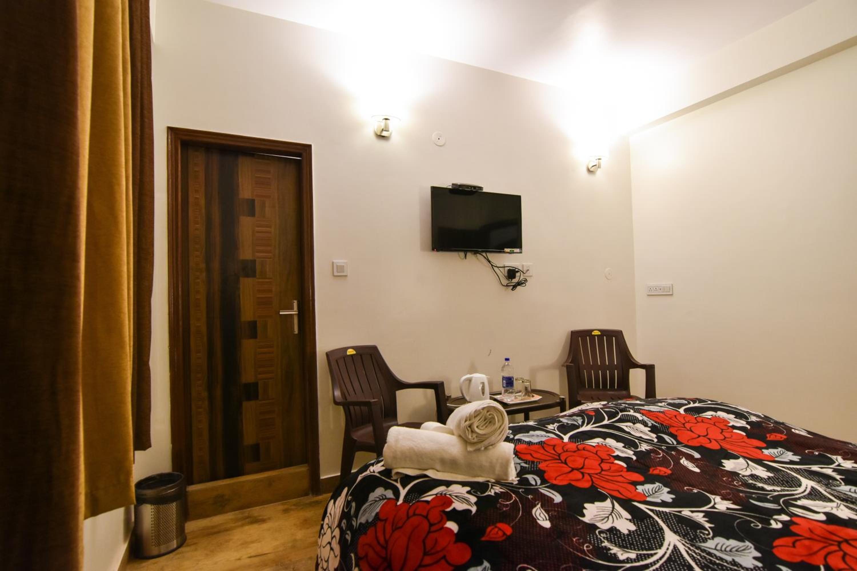 Dhanlaxmi Apartments
