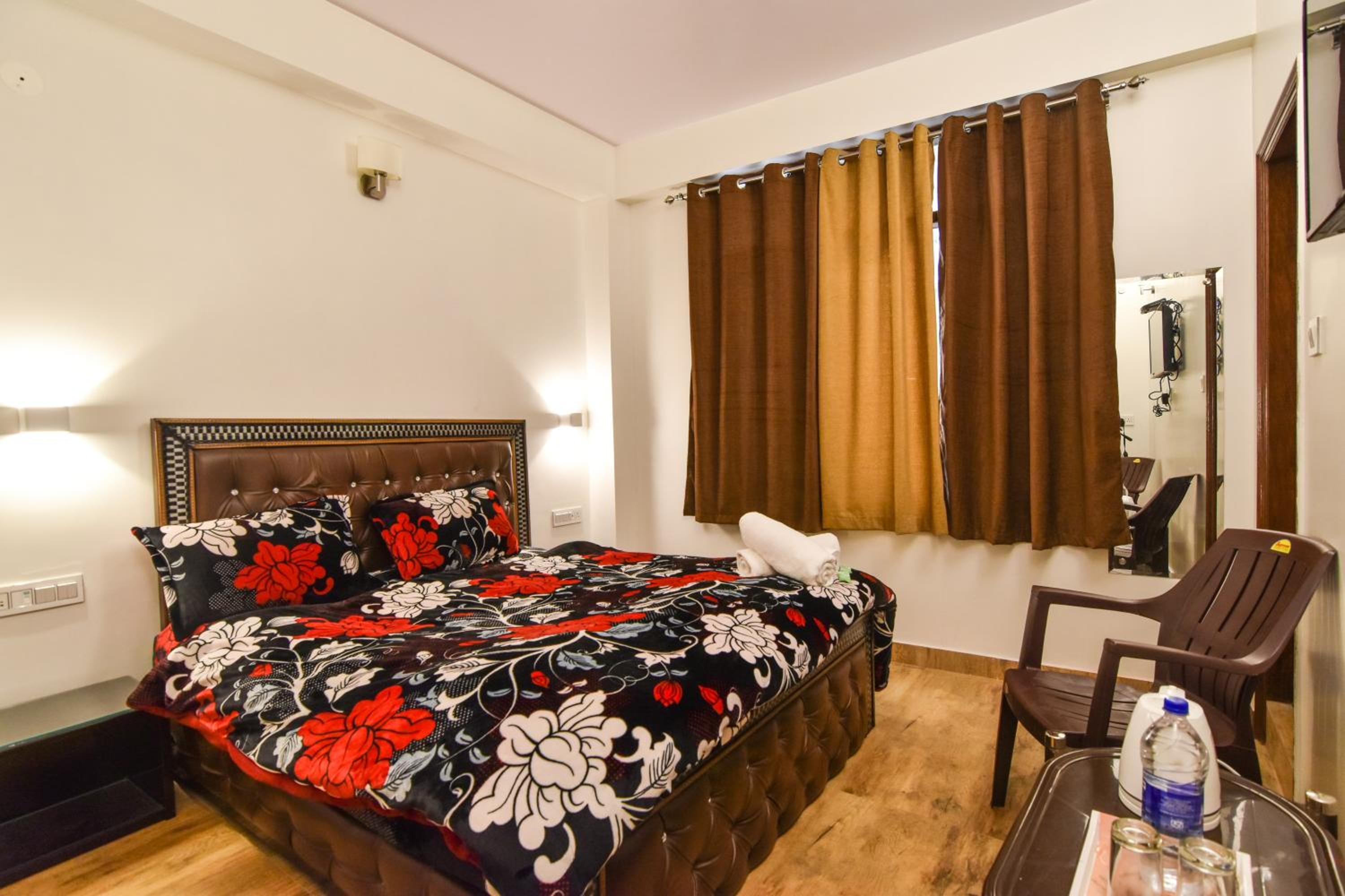 Dhanlaxmi Apartments