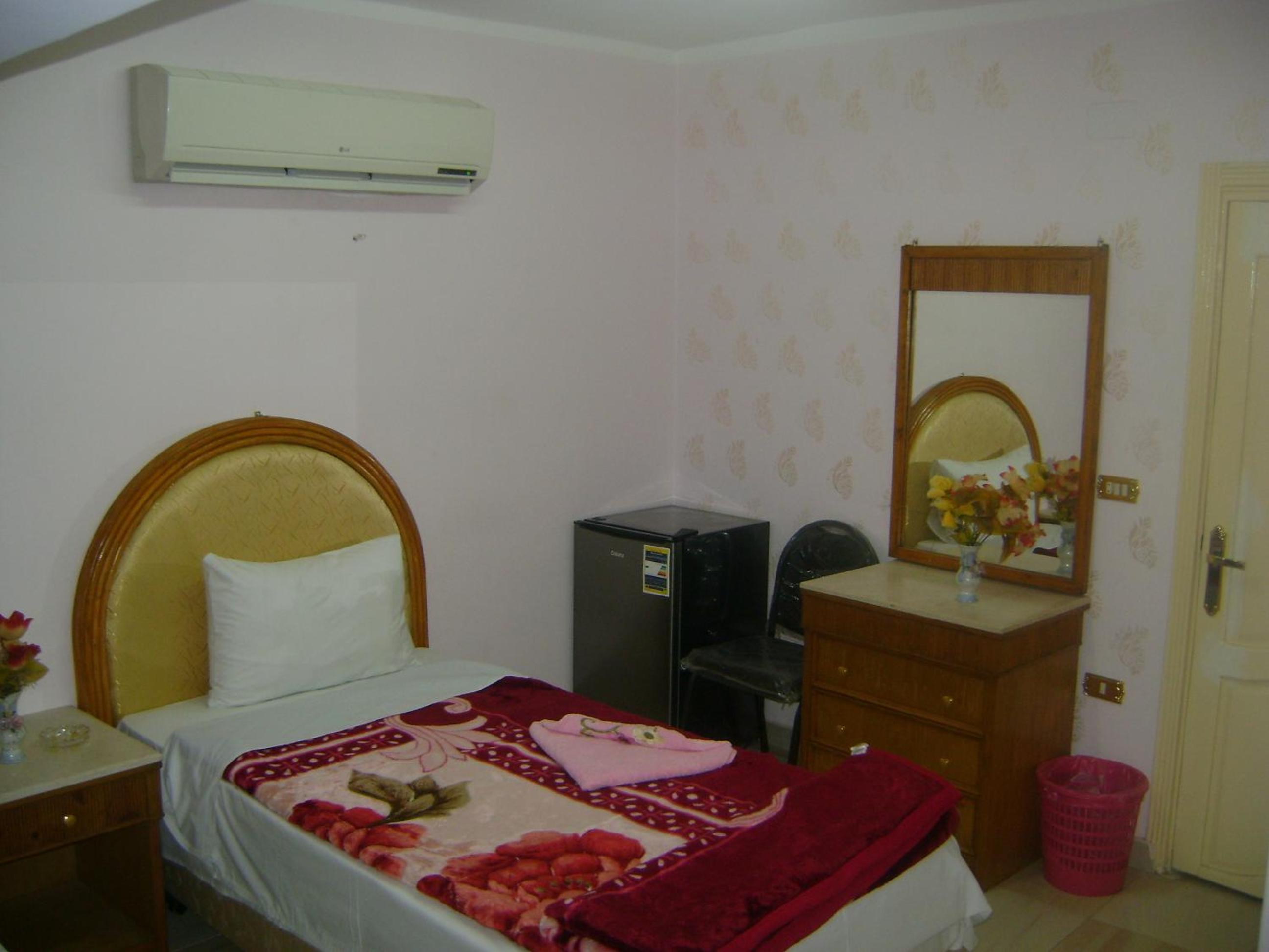 Isis Hostel 2