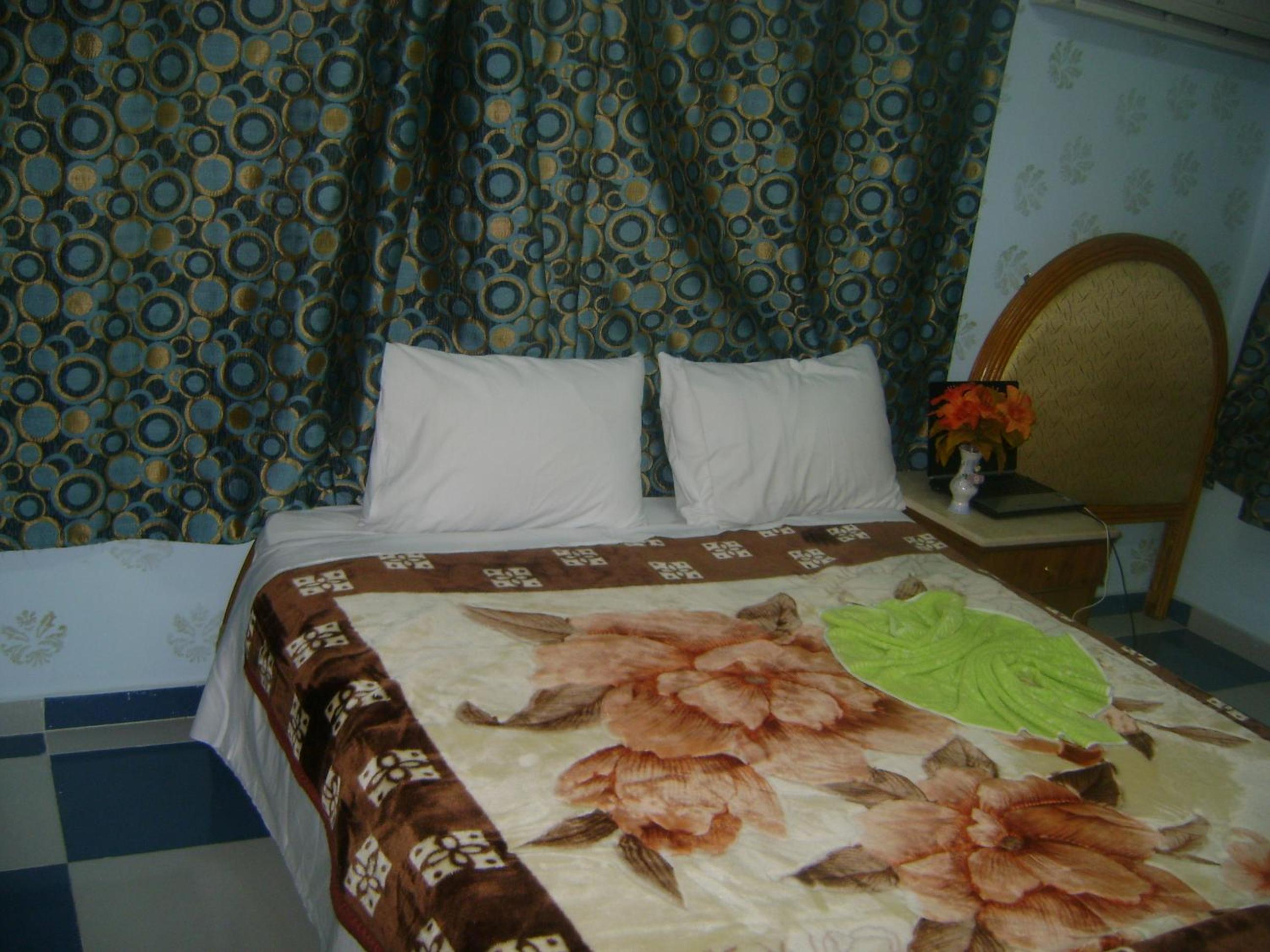 Isis Hostel 2