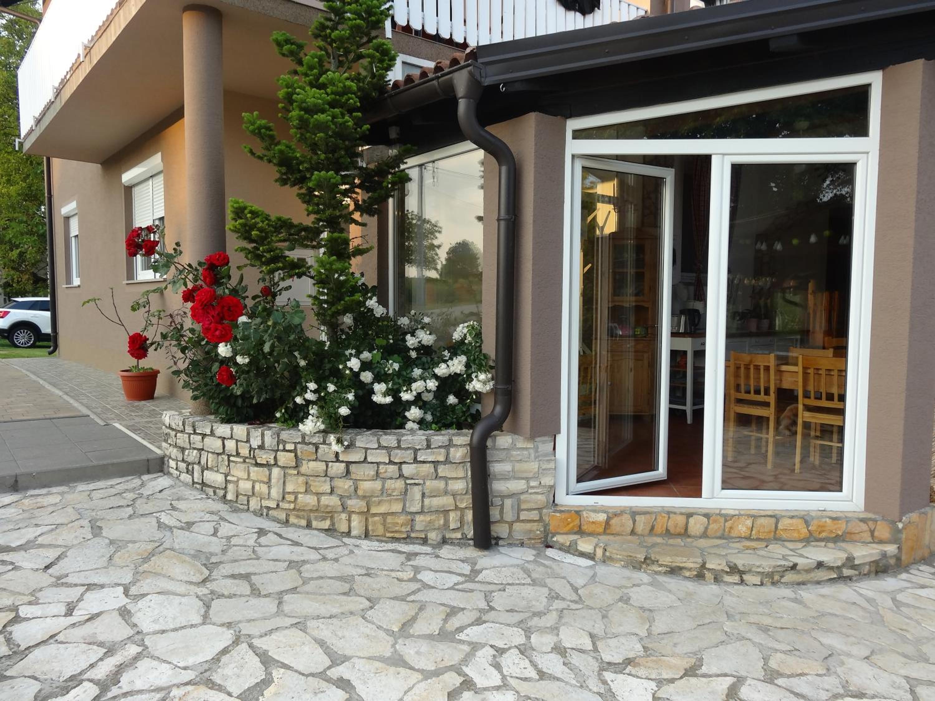 Apartments and Rooms Kristina view 4