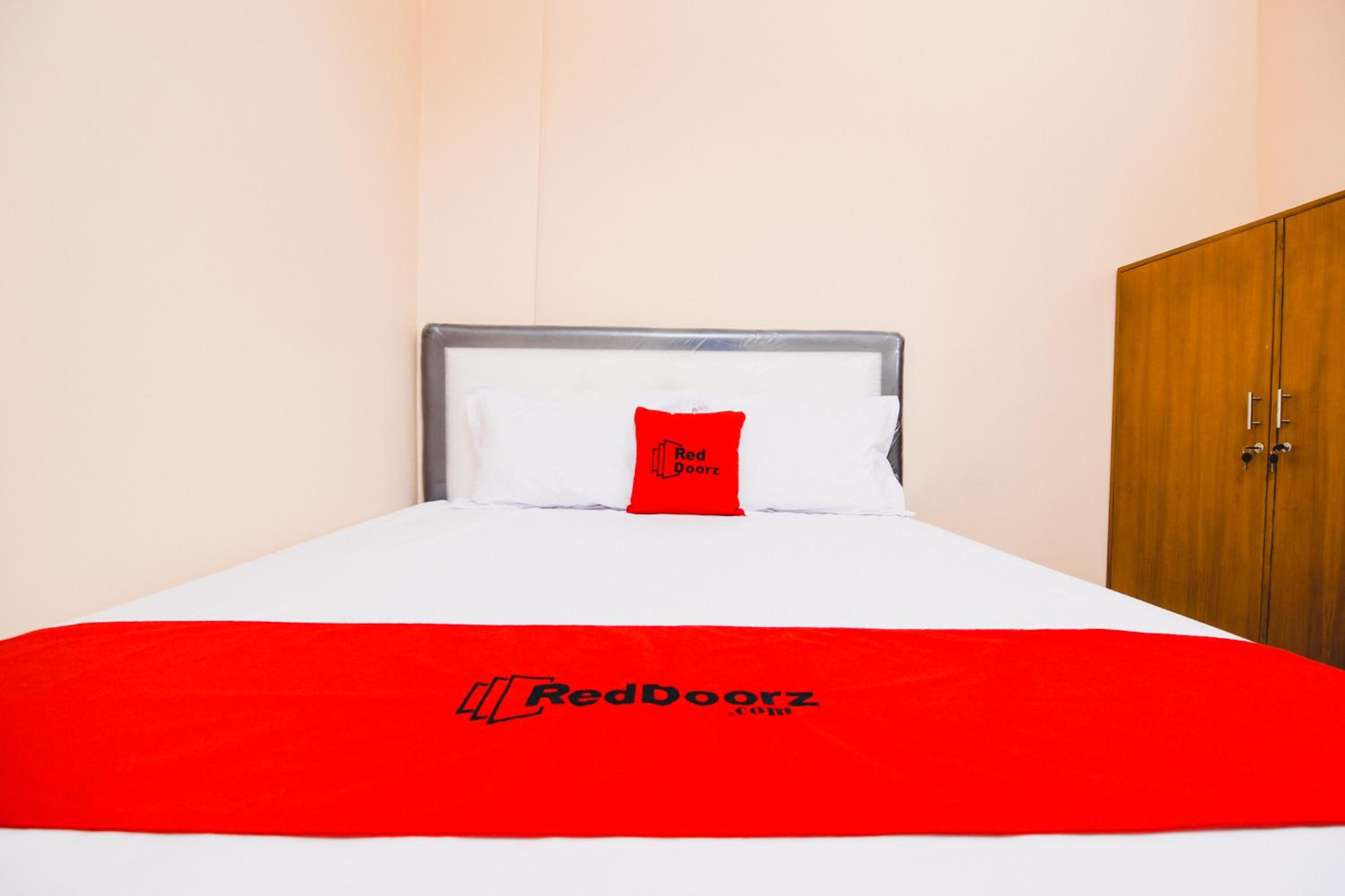 RedDoorz Plus @ Pogung Raya