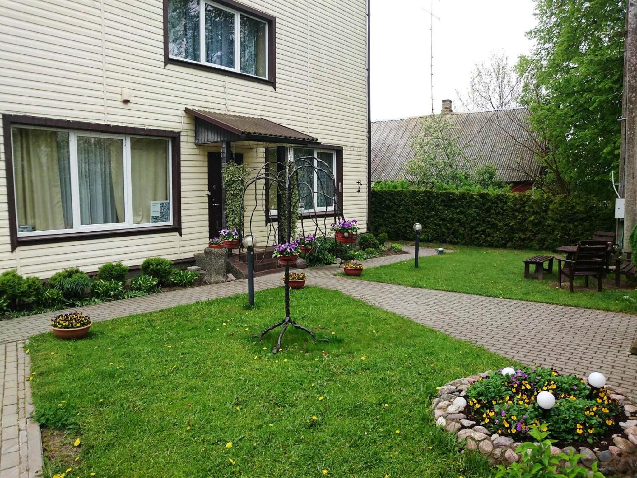 Photo 33