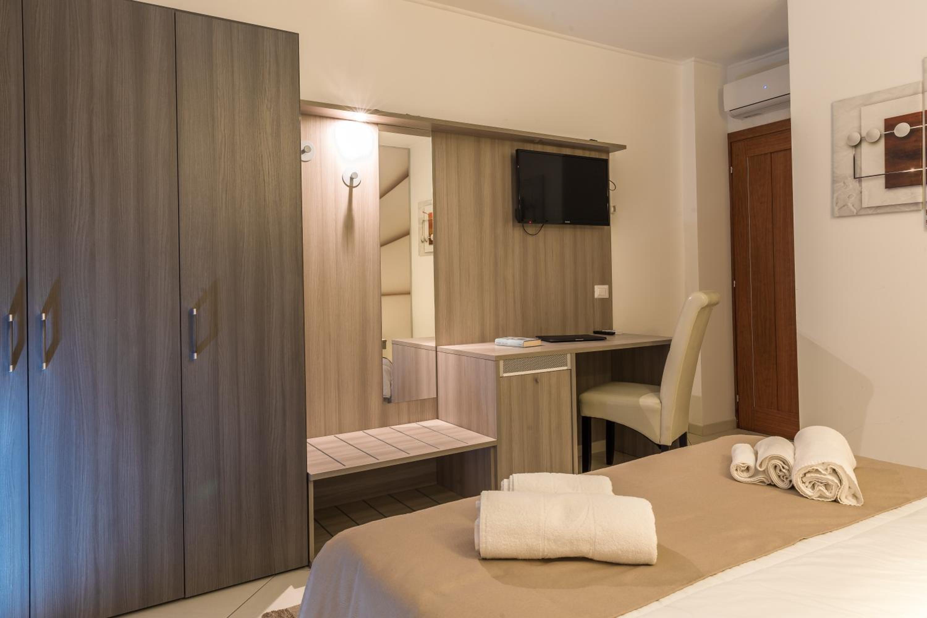La Piazzetta Guest House