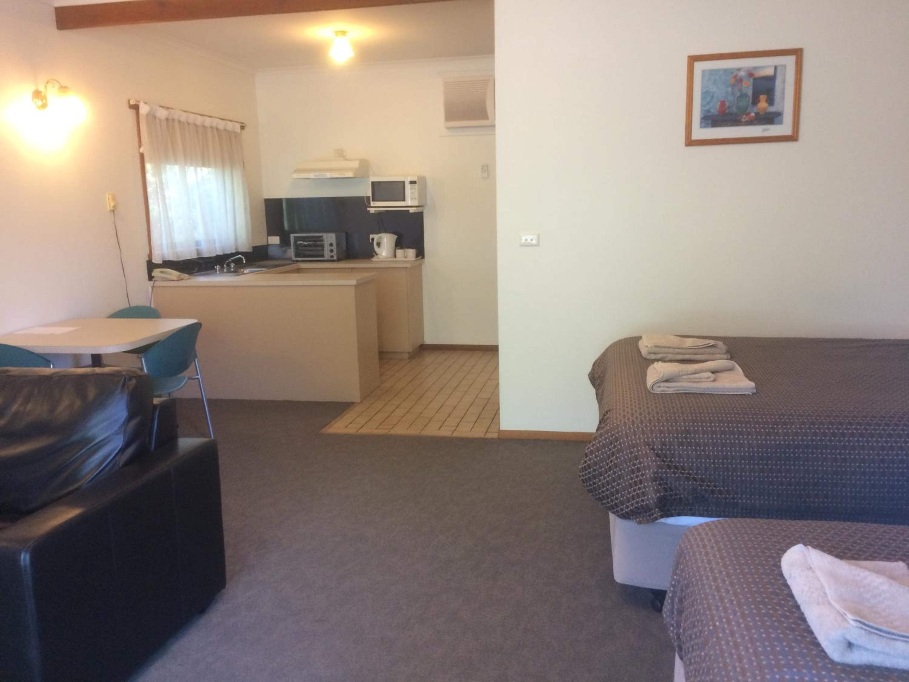 Ambassador Motor Inn