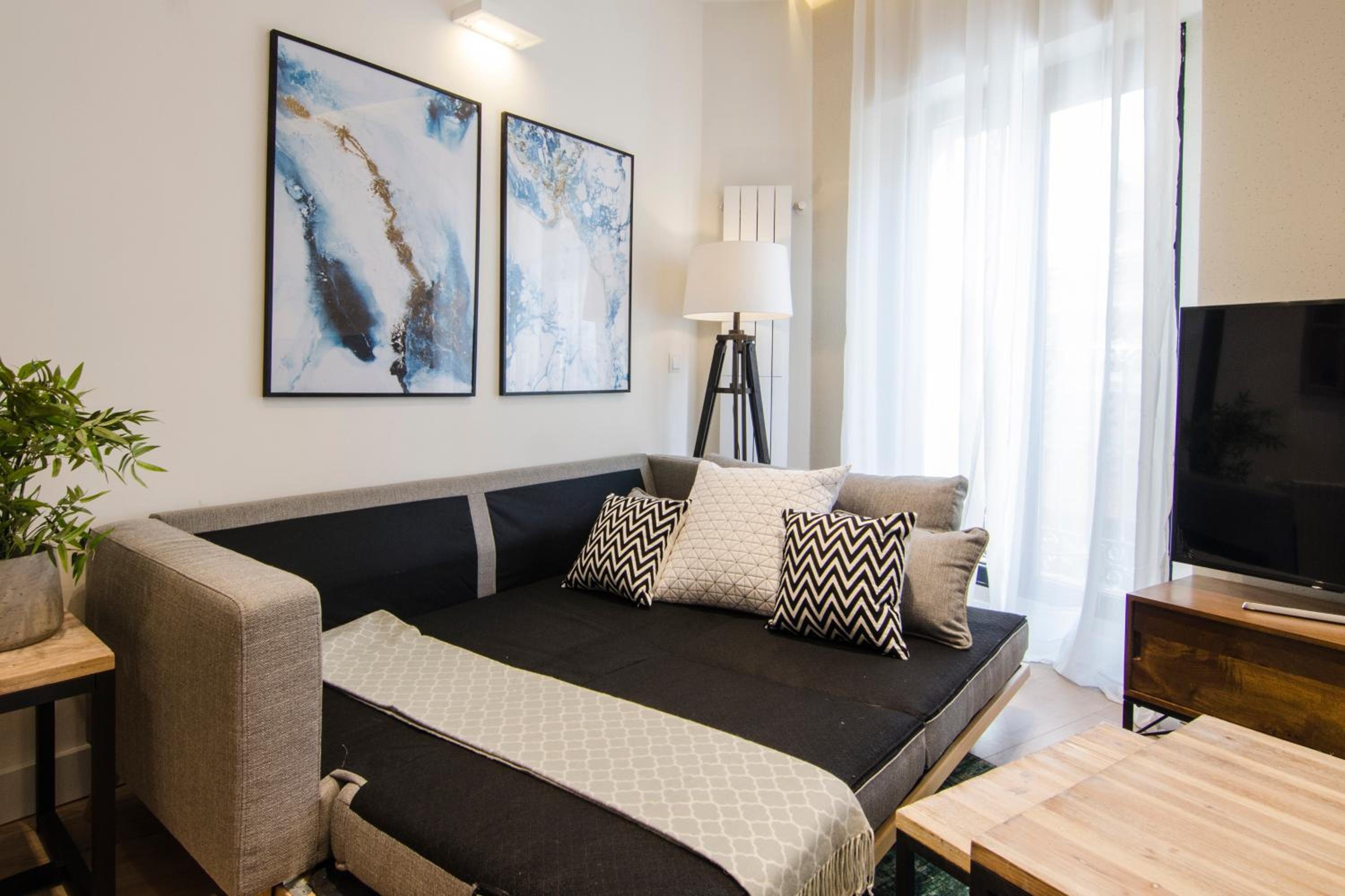 Brand New Amazing 3BD 2BD Gran Vía-Malasaña view 3