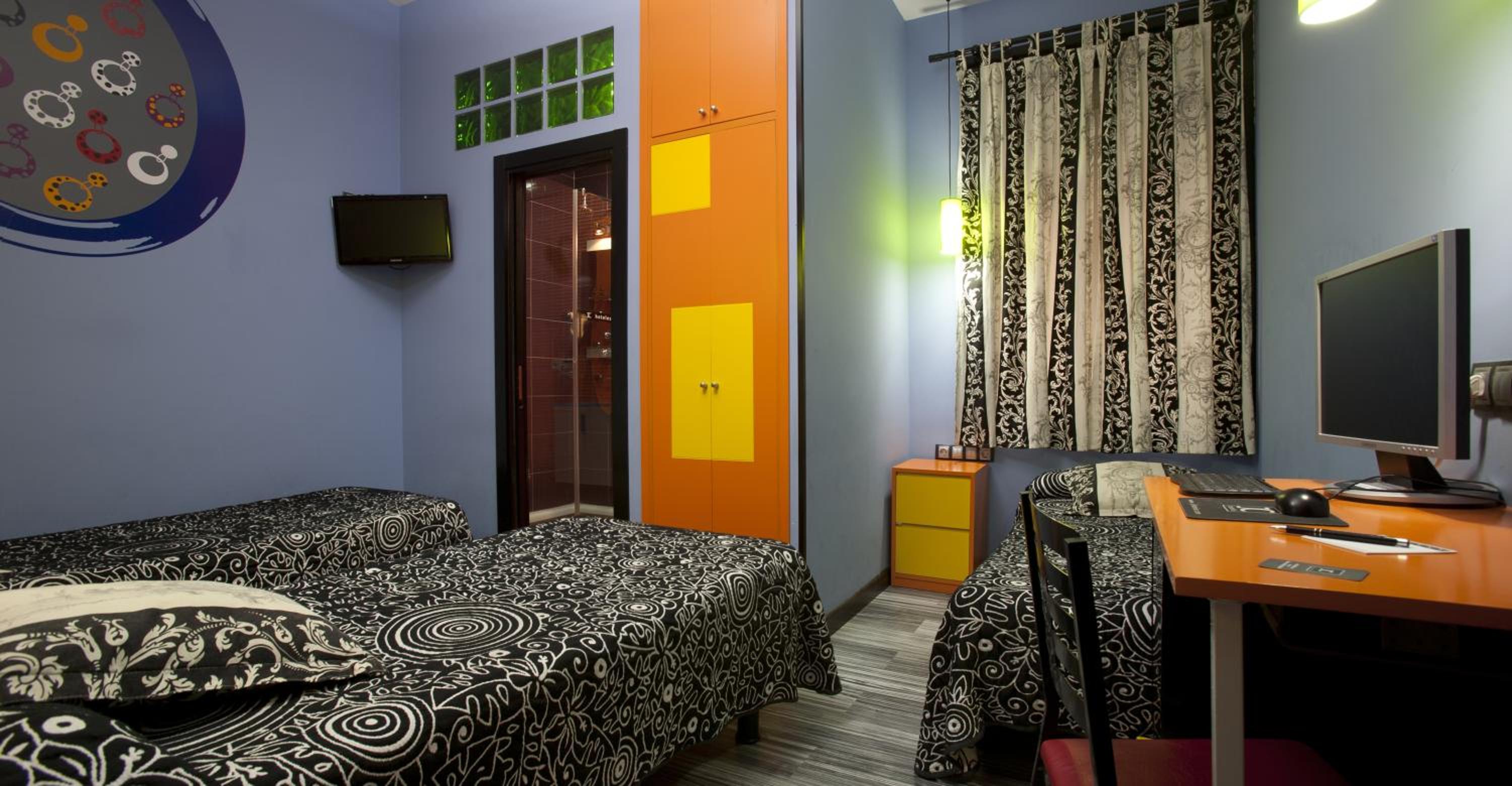 hotel room