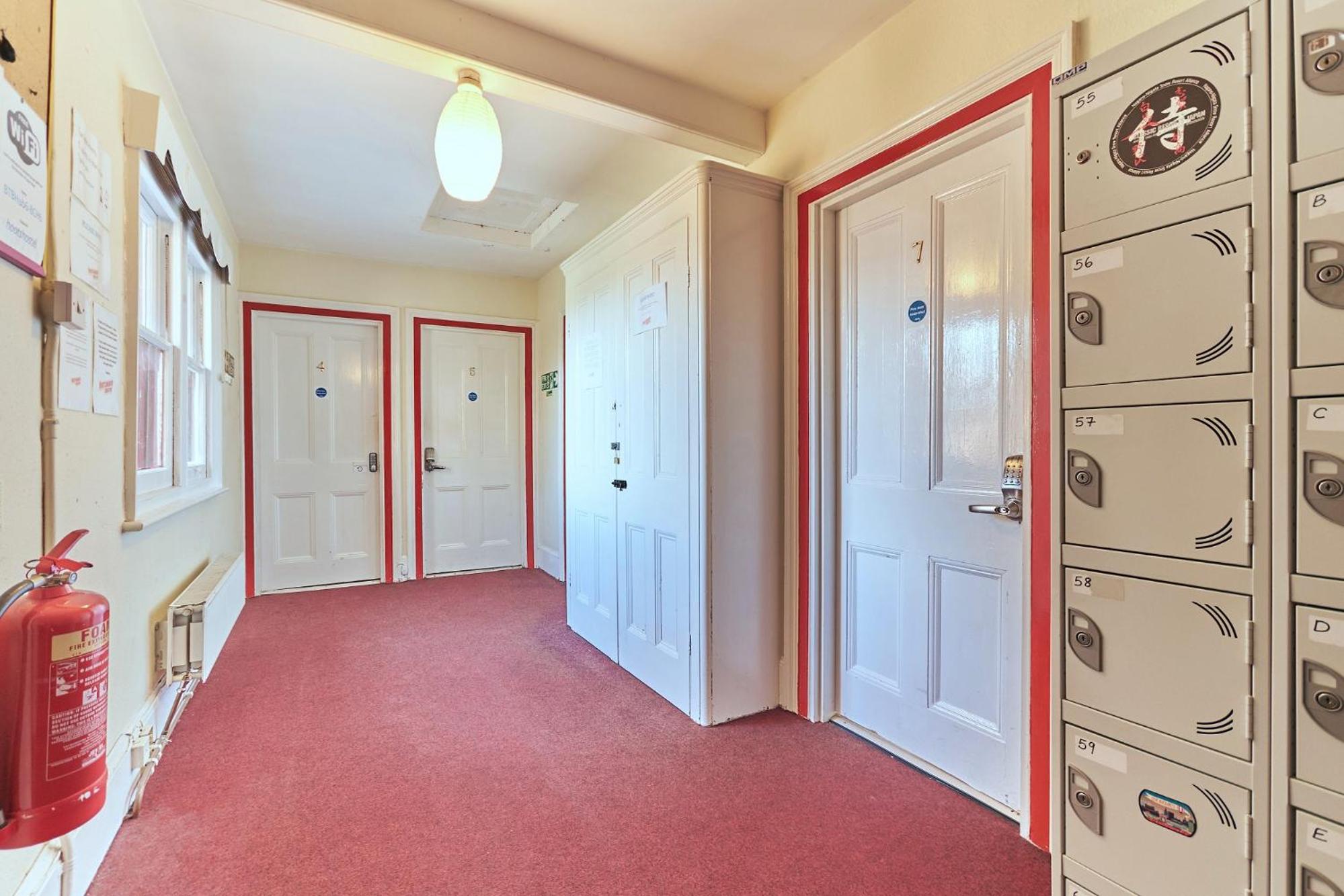 Hootananny Hostel