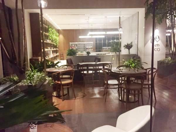 Charming Bedroom - next to train station at Est Bangsar