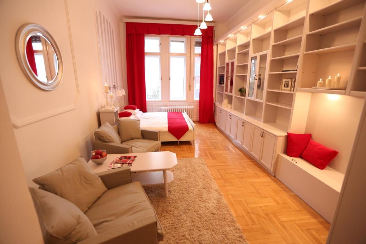 d.Five Classic Luxury Apartment