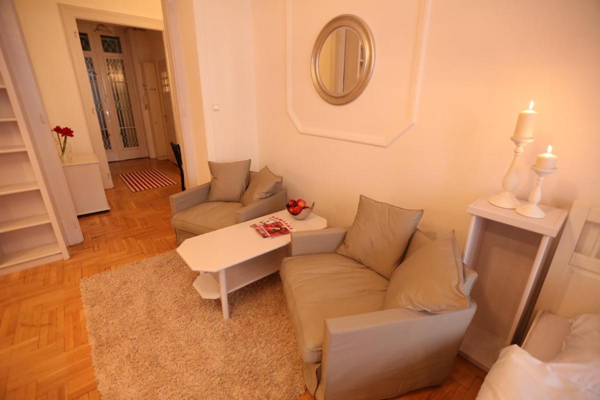 d.Five Classic Luxury Apartment