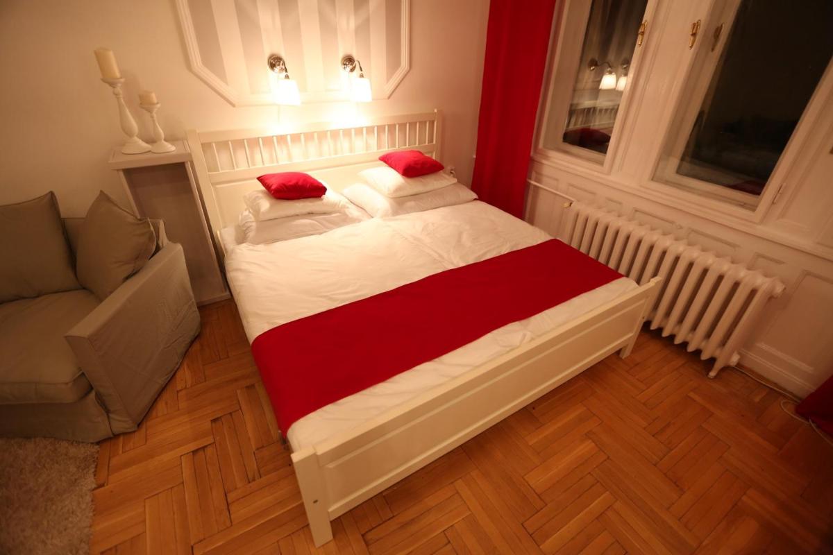 d.Five Classic Luxury Apartment