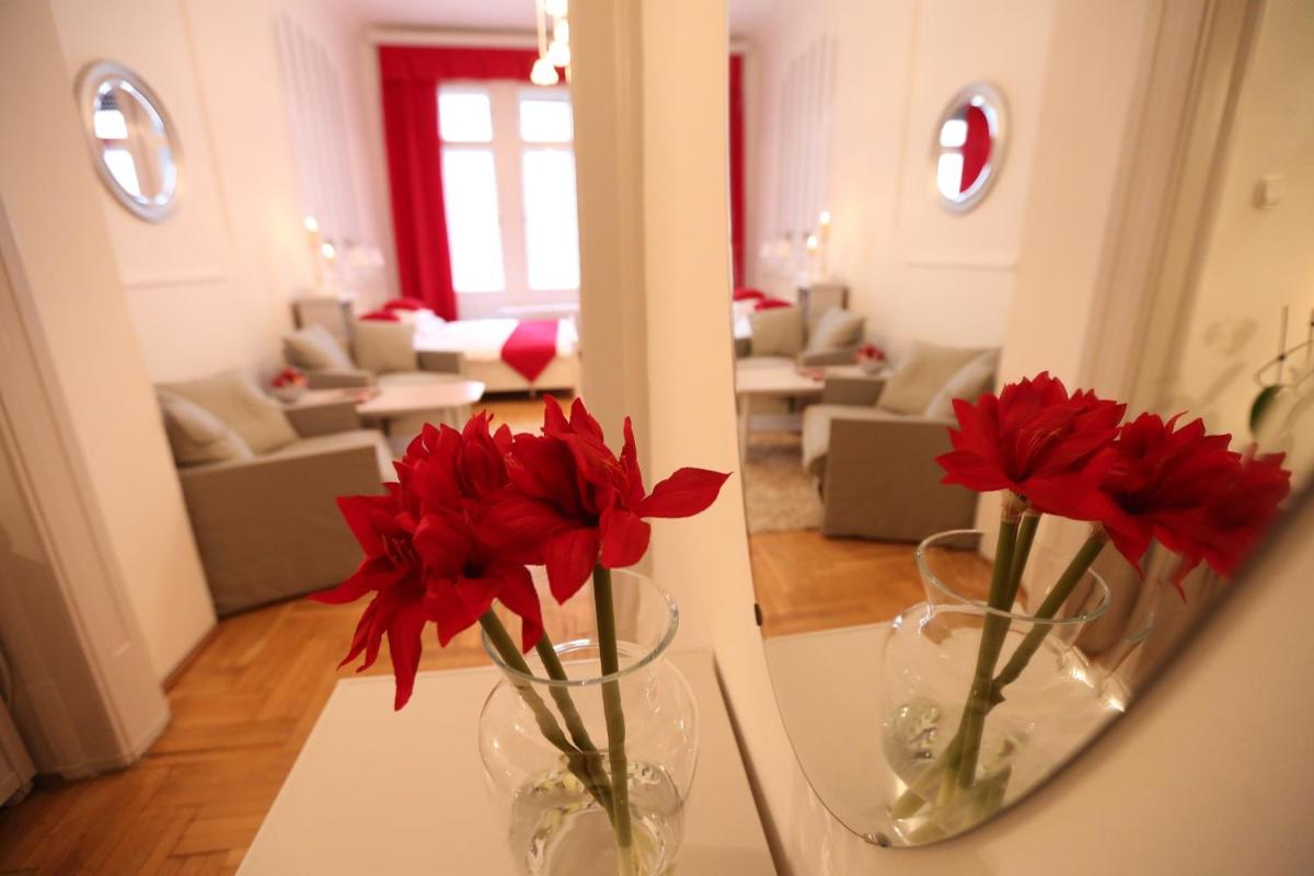 d.Five Classic Luxury Apartment