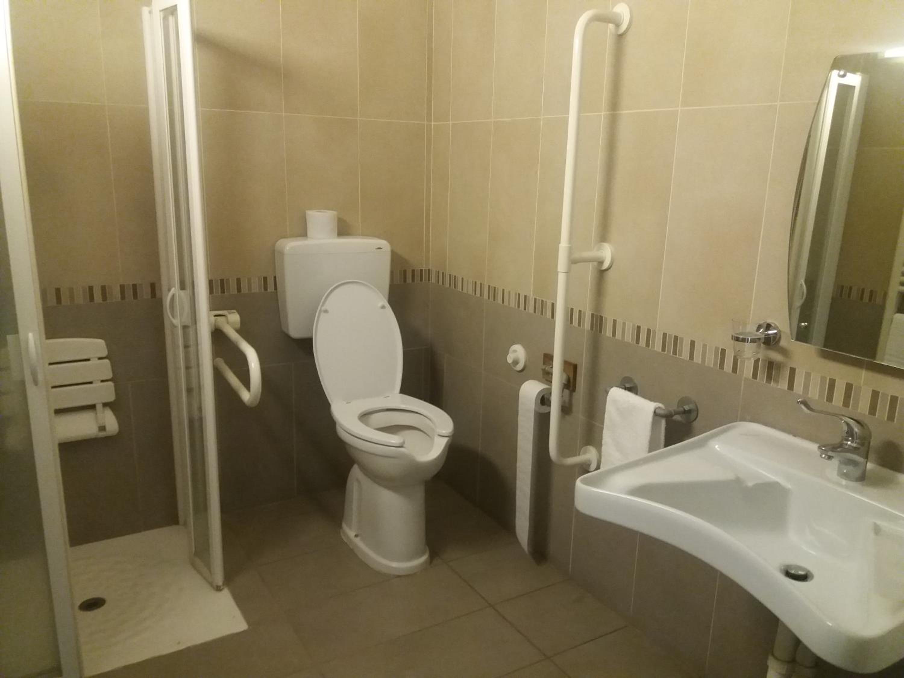 Photo 18