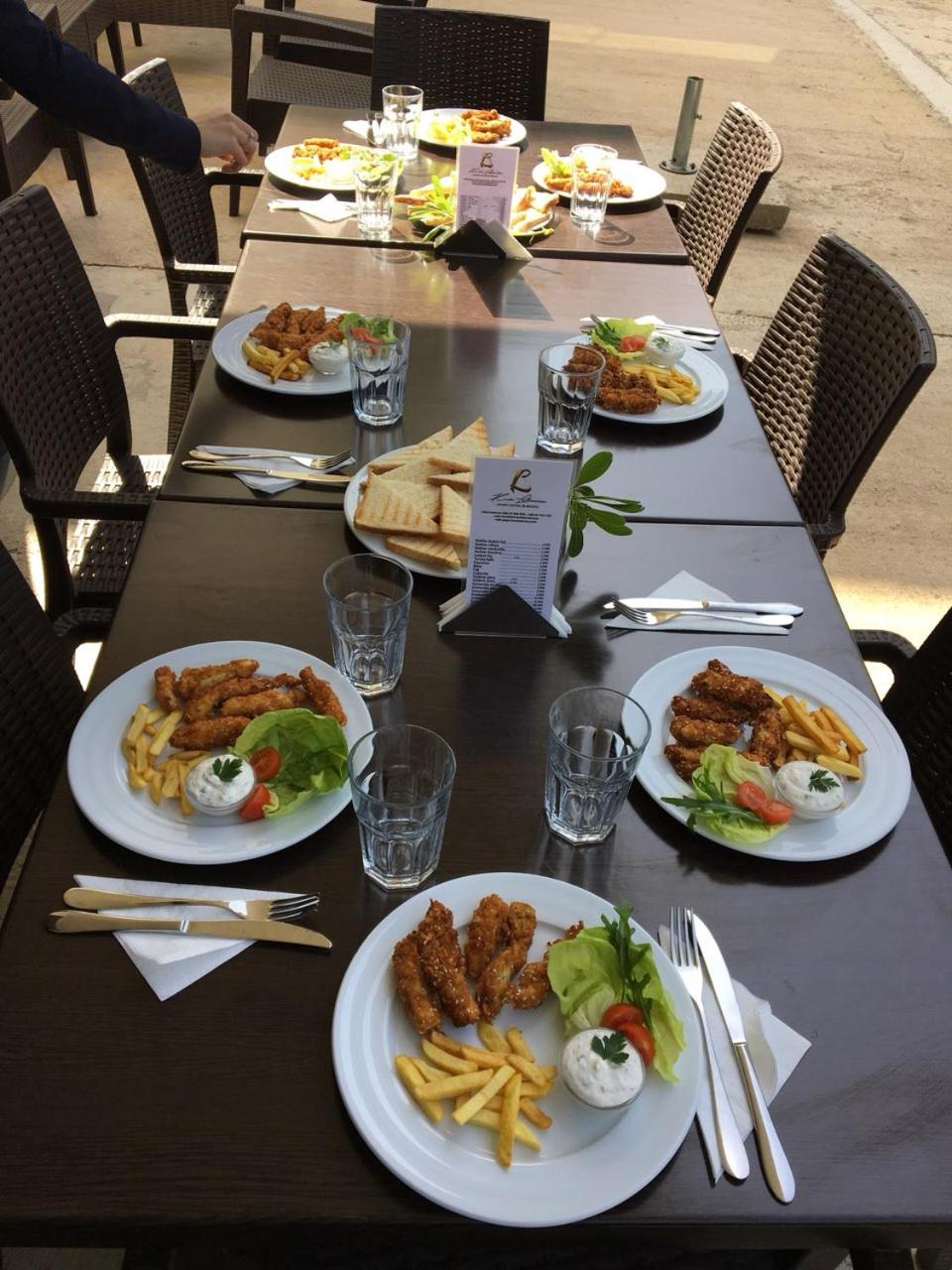 Apartments Kuce Lekovica Beach & snack bar- Bistro