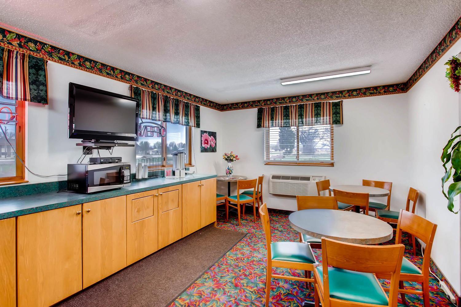 Motel 9 view 4