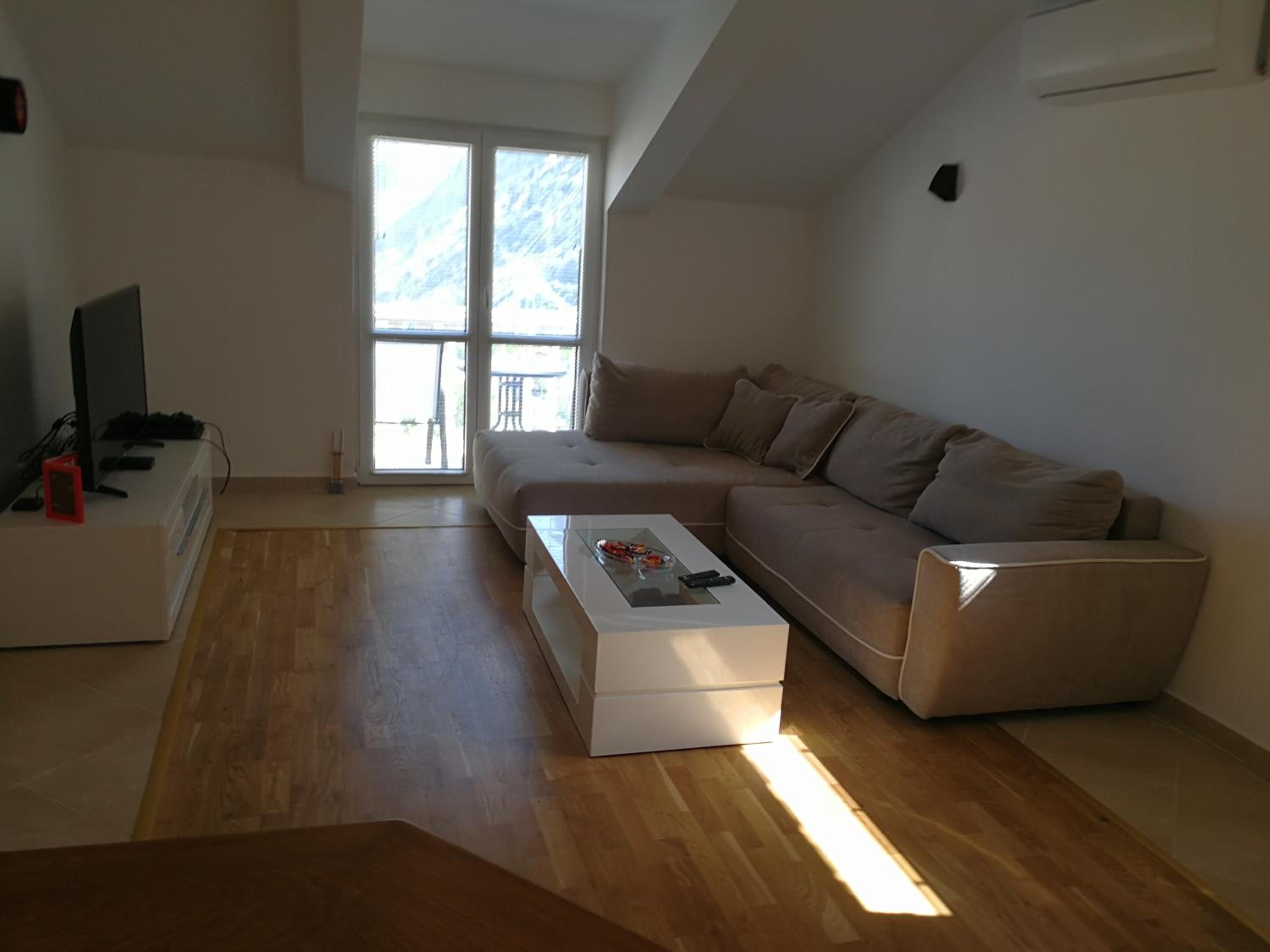 Photo 33