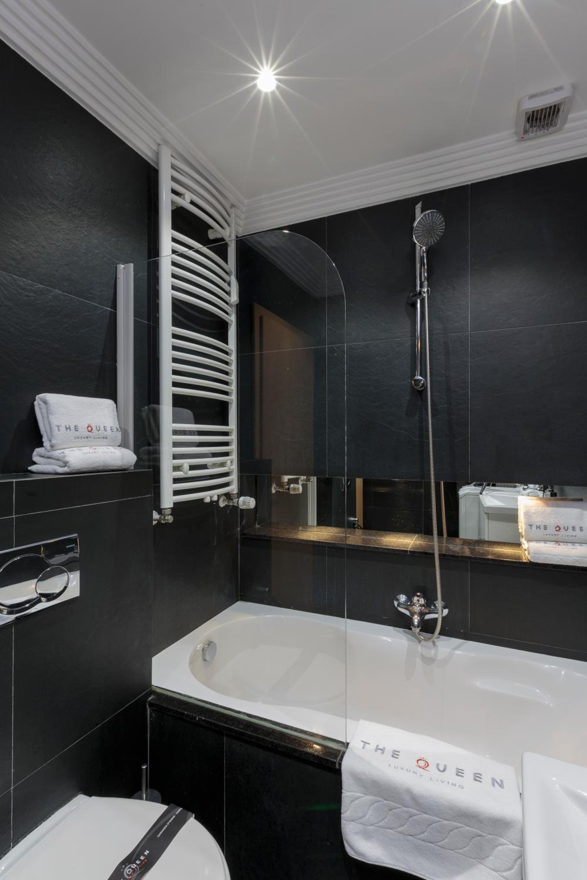 The Queen Luxury Apartments - Villa Serena