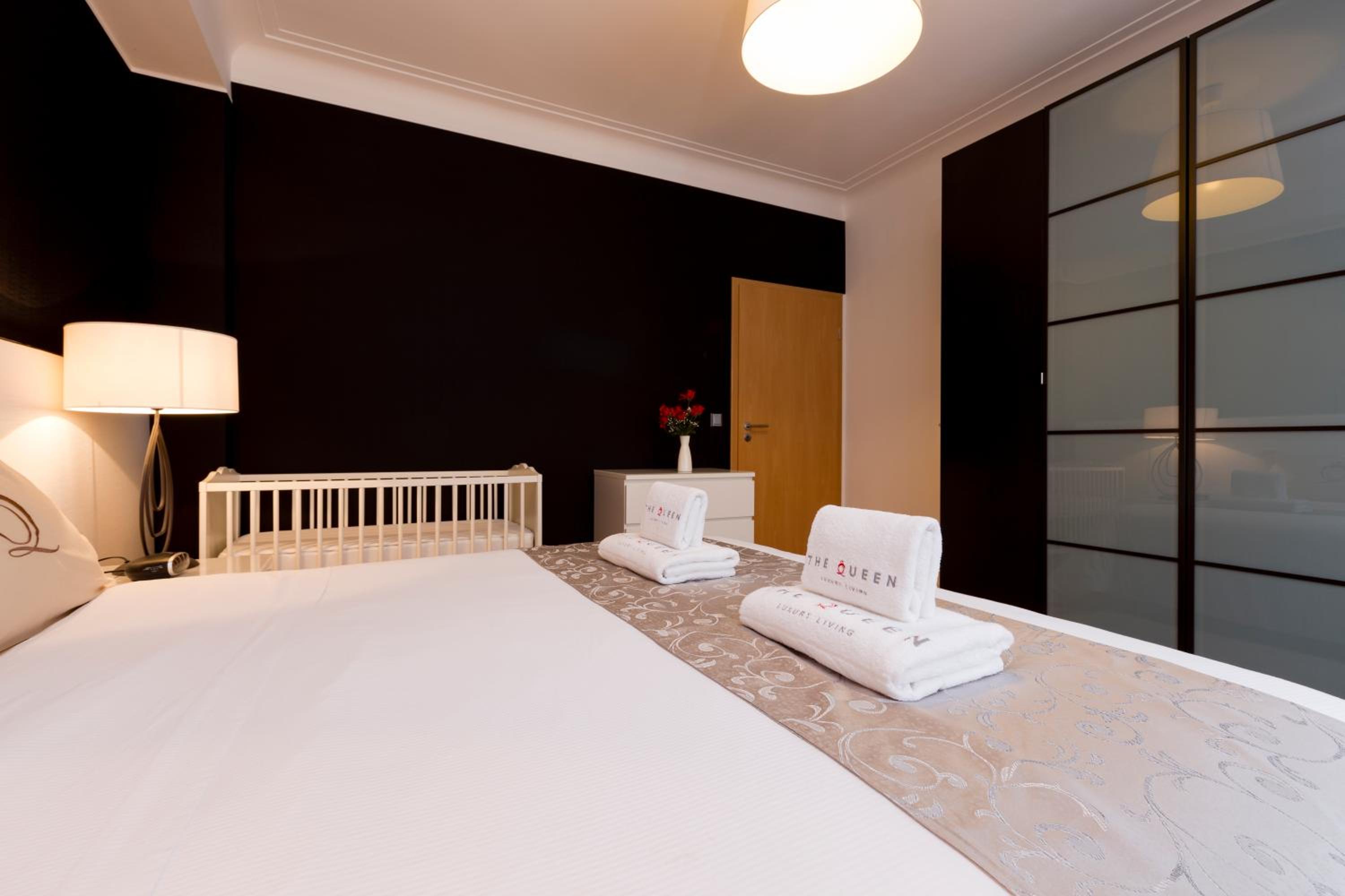 The Queen Luxury Apartments - Villa Serena