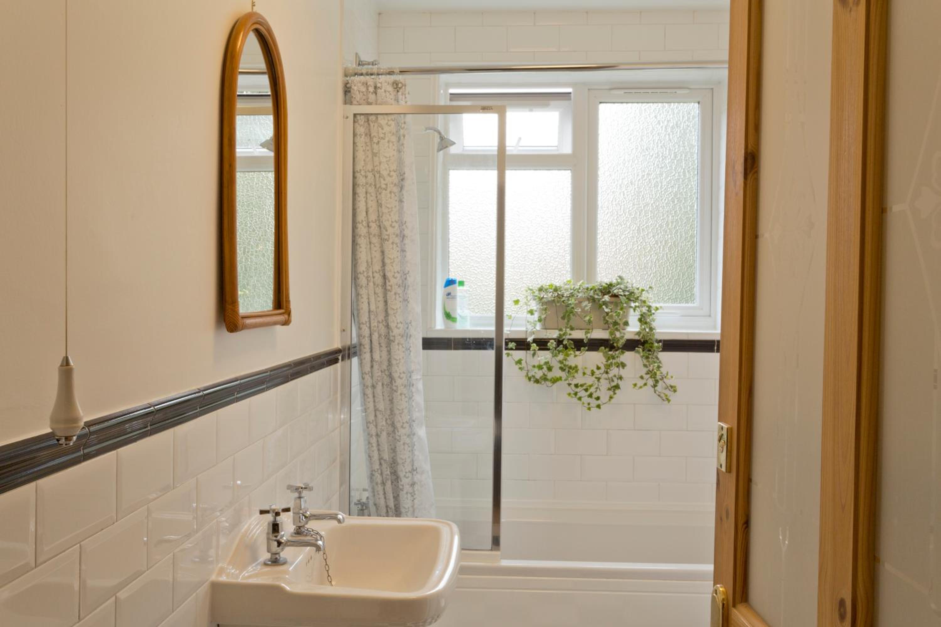 Poplar House Serviced Apartments