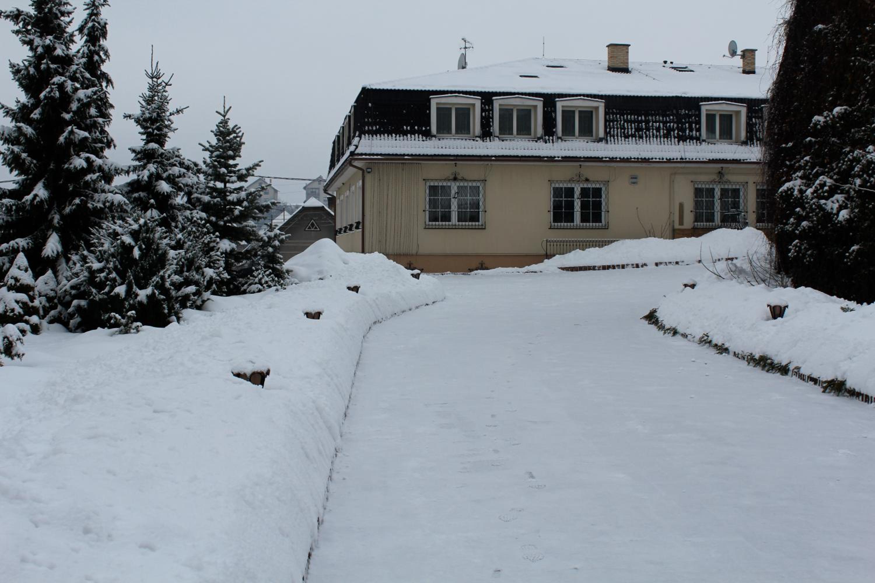 Photo 33