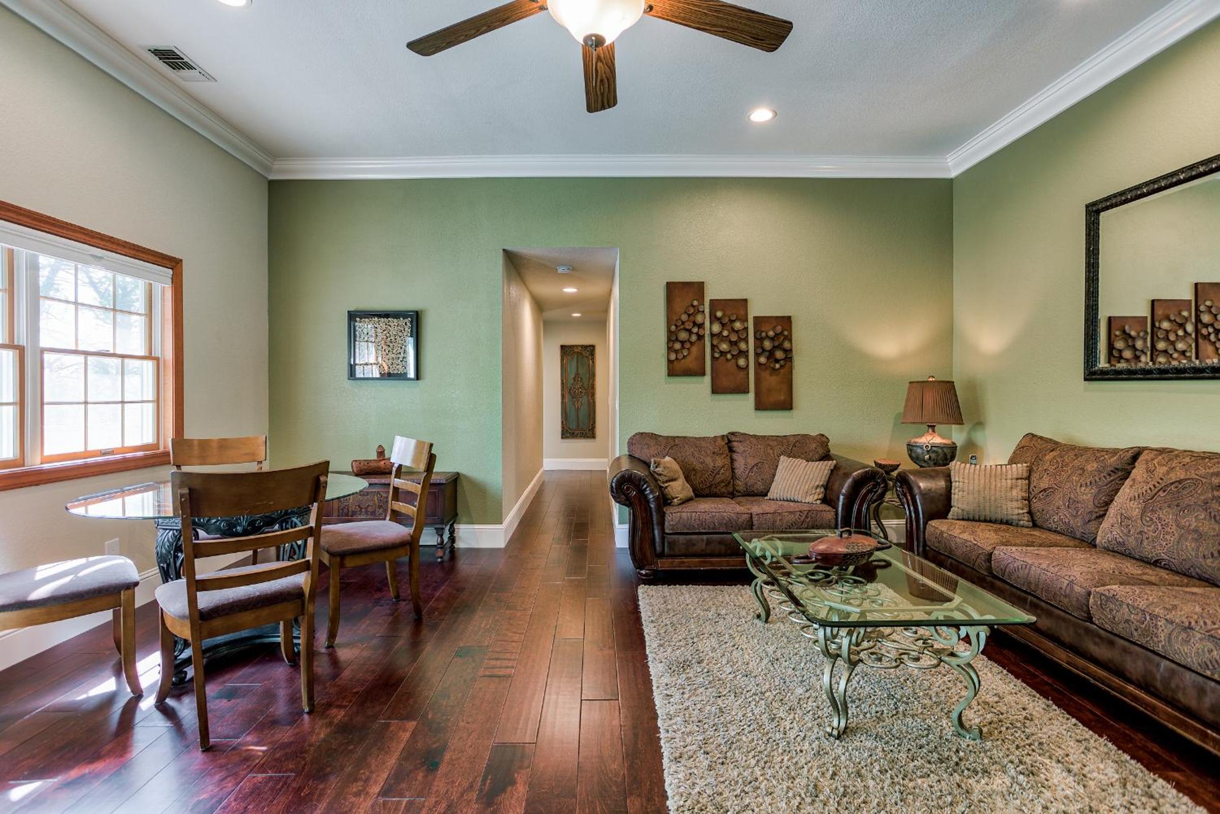 Redding Vacations - Hope Inn Redding - Property Image 39