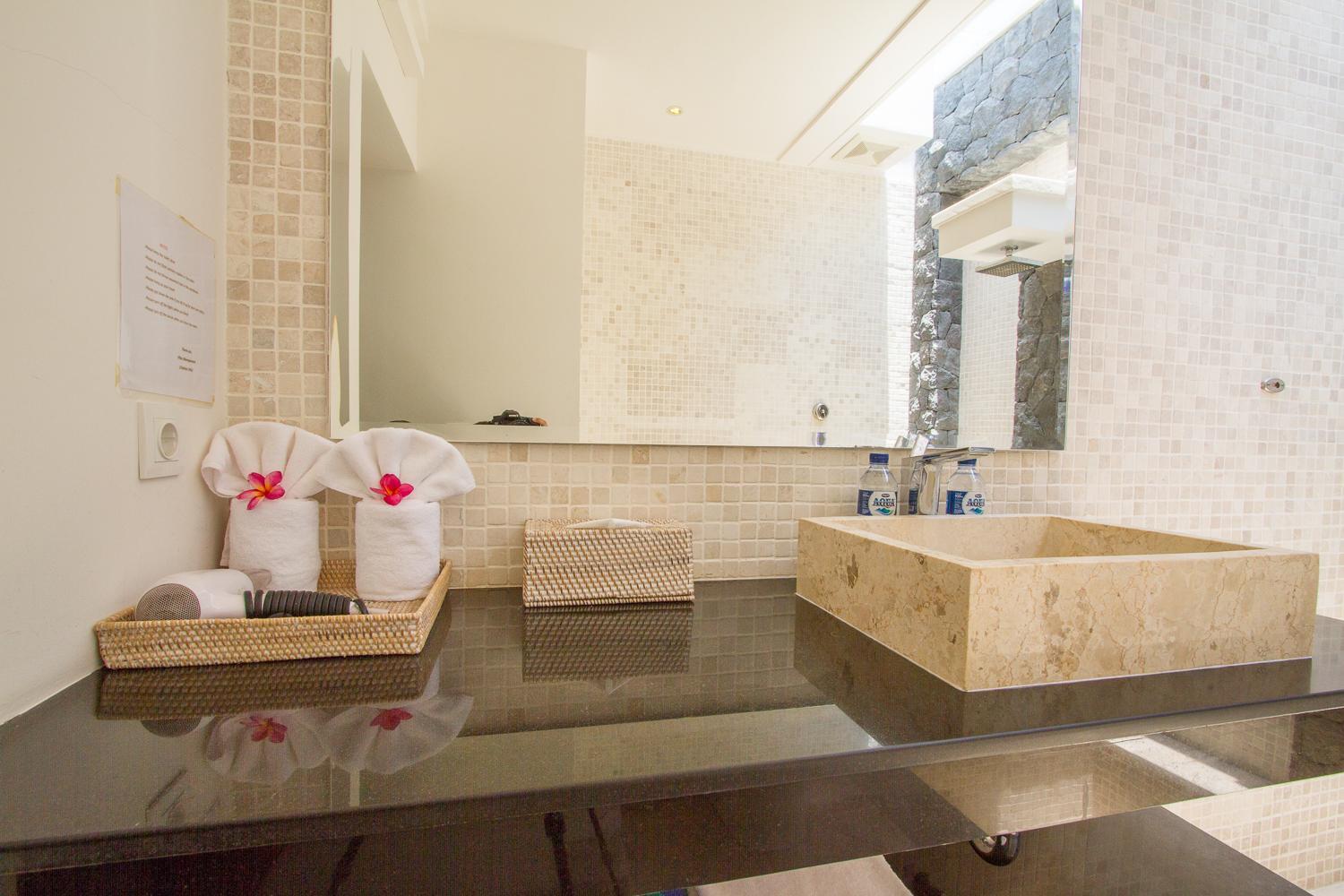 Vishuddha Ajna Villa - Outstanding 2 bdr villa - GREAT LOCATION!