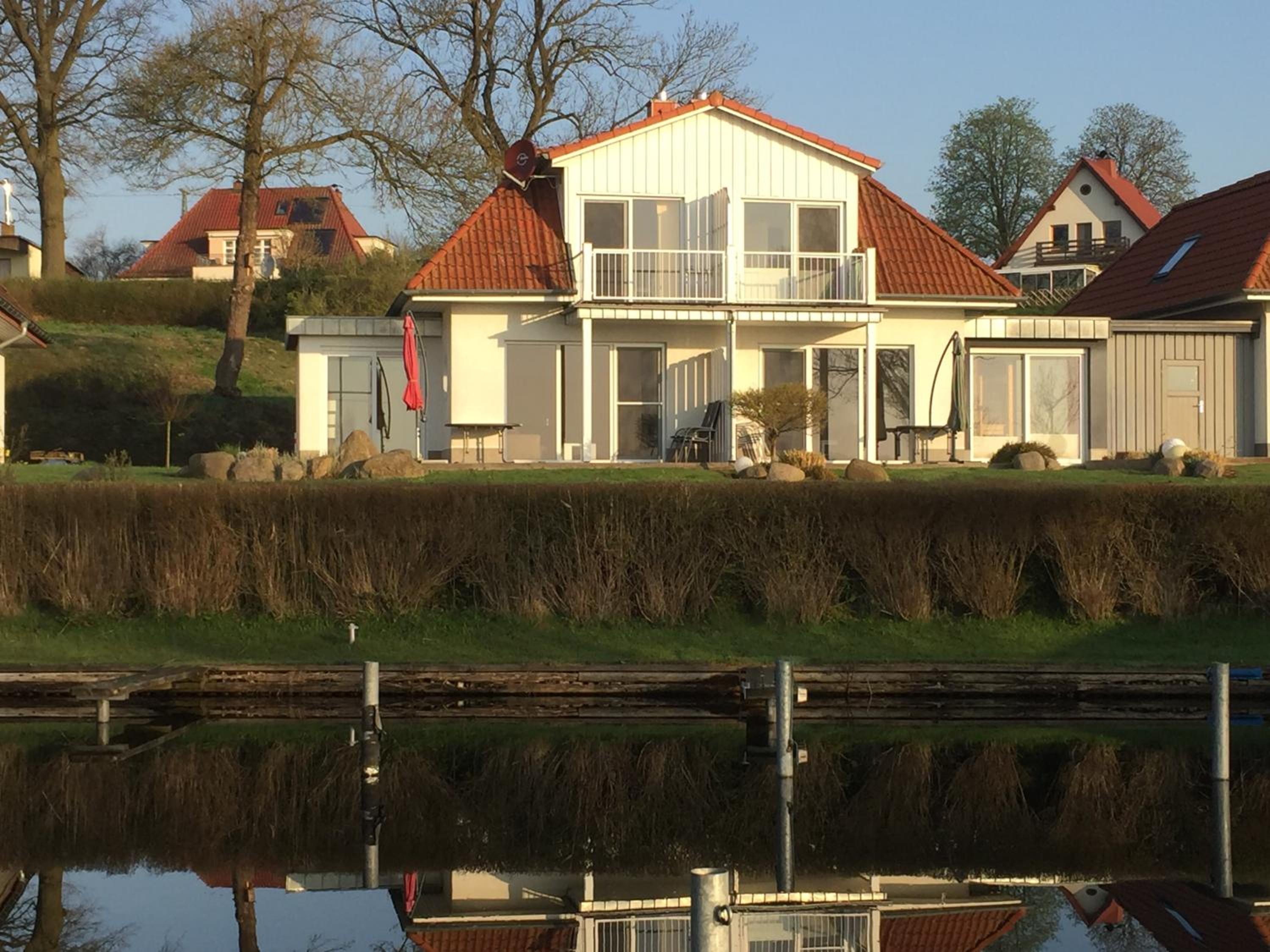 Fischerhus mit Boot,Sauna und Kamin je Seite