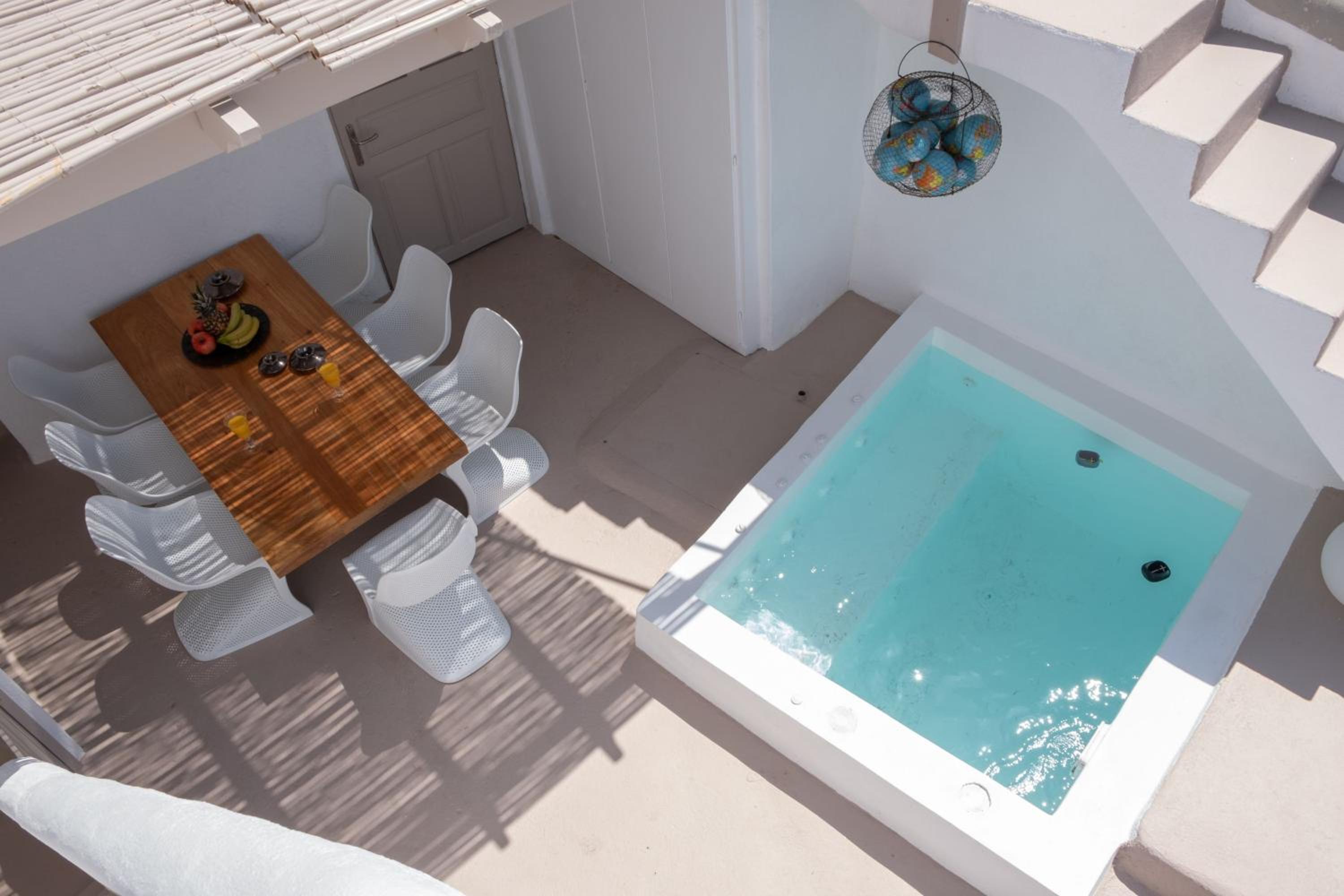 The Globe Suites Villa photo 5