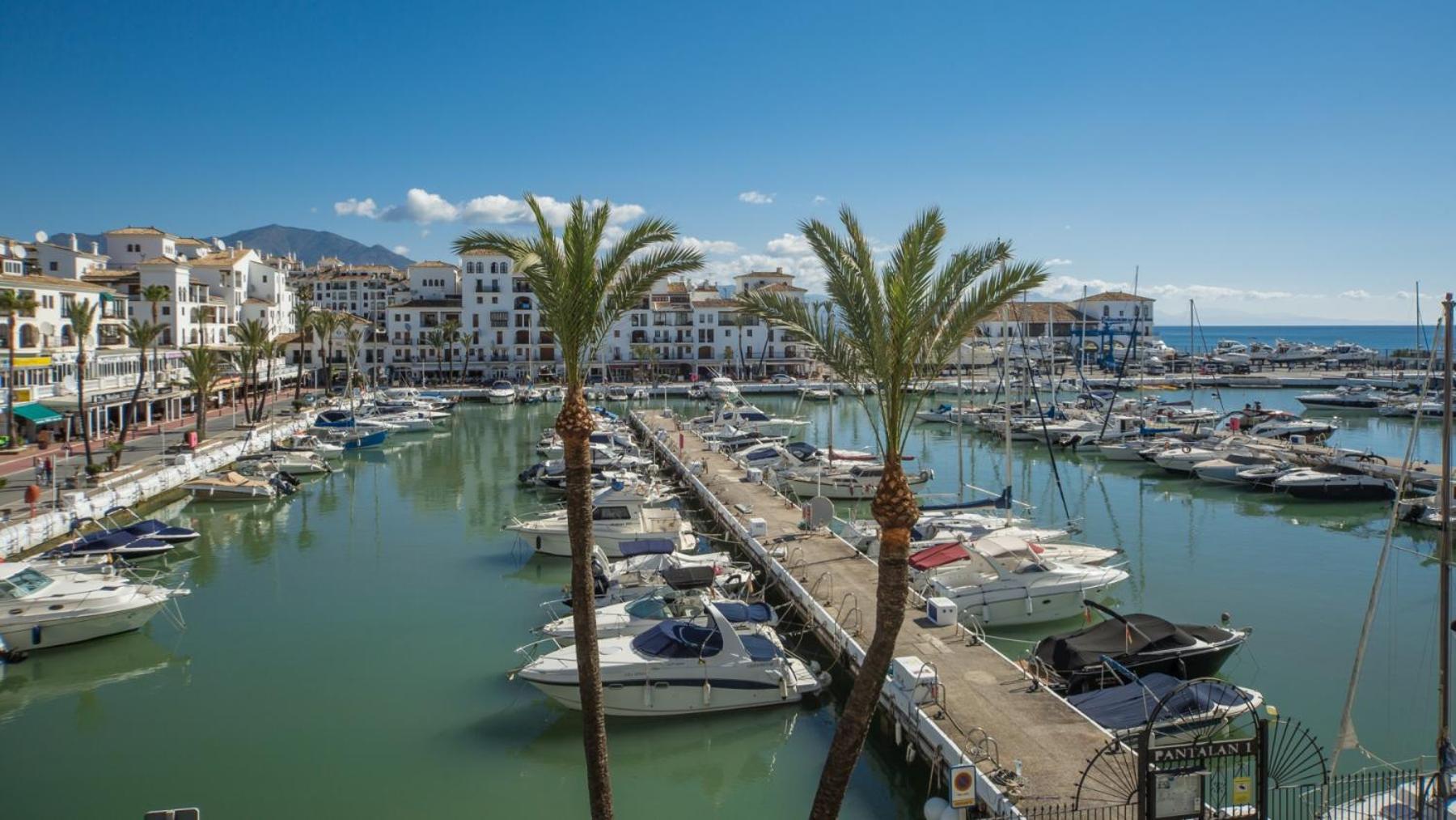 Marina Real 124 view 2
