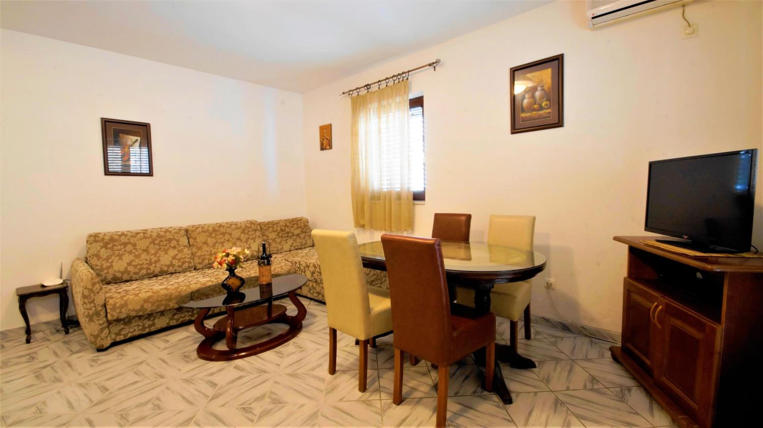 Apartment Glomazic