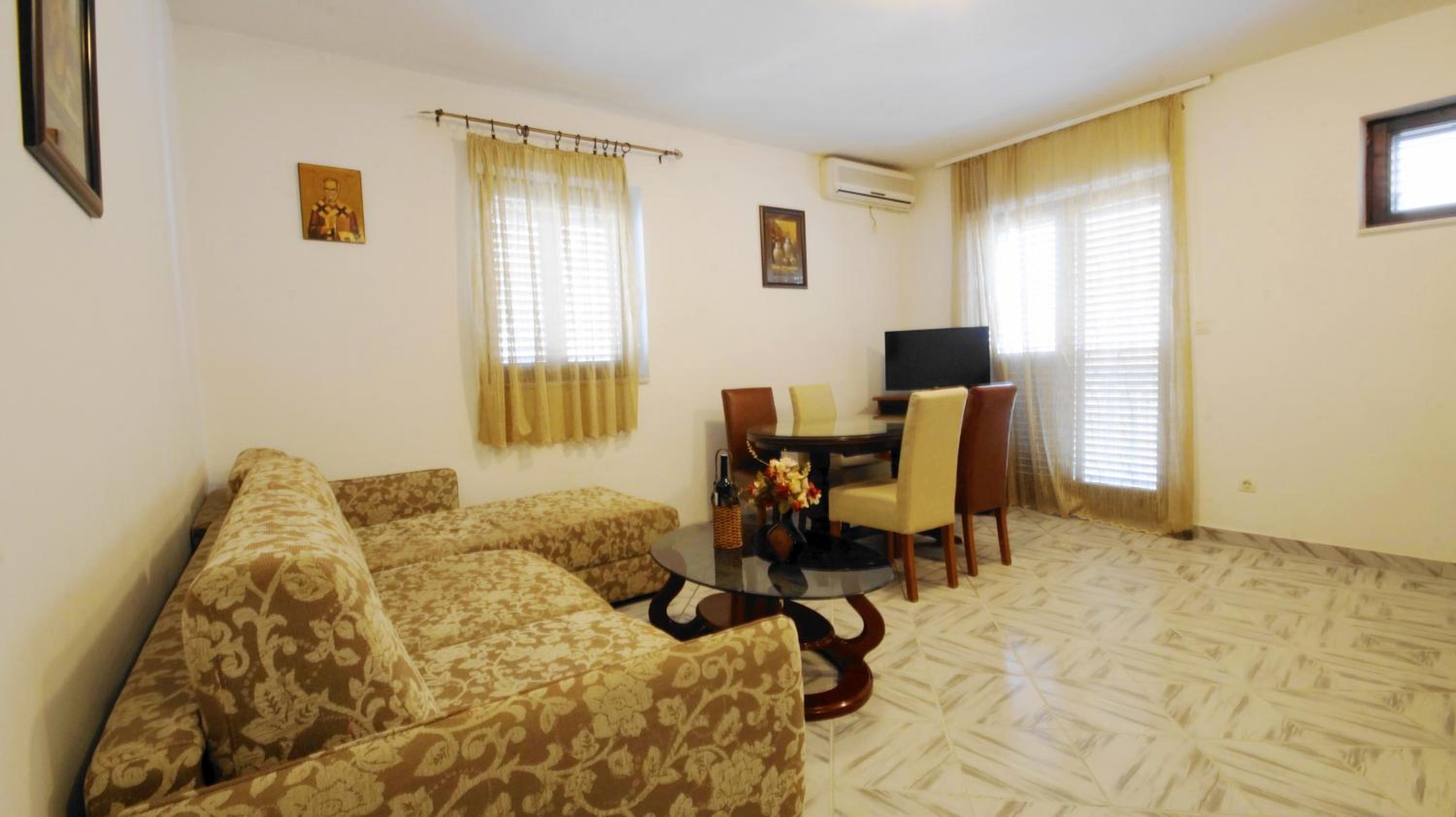Apartment Glomazic