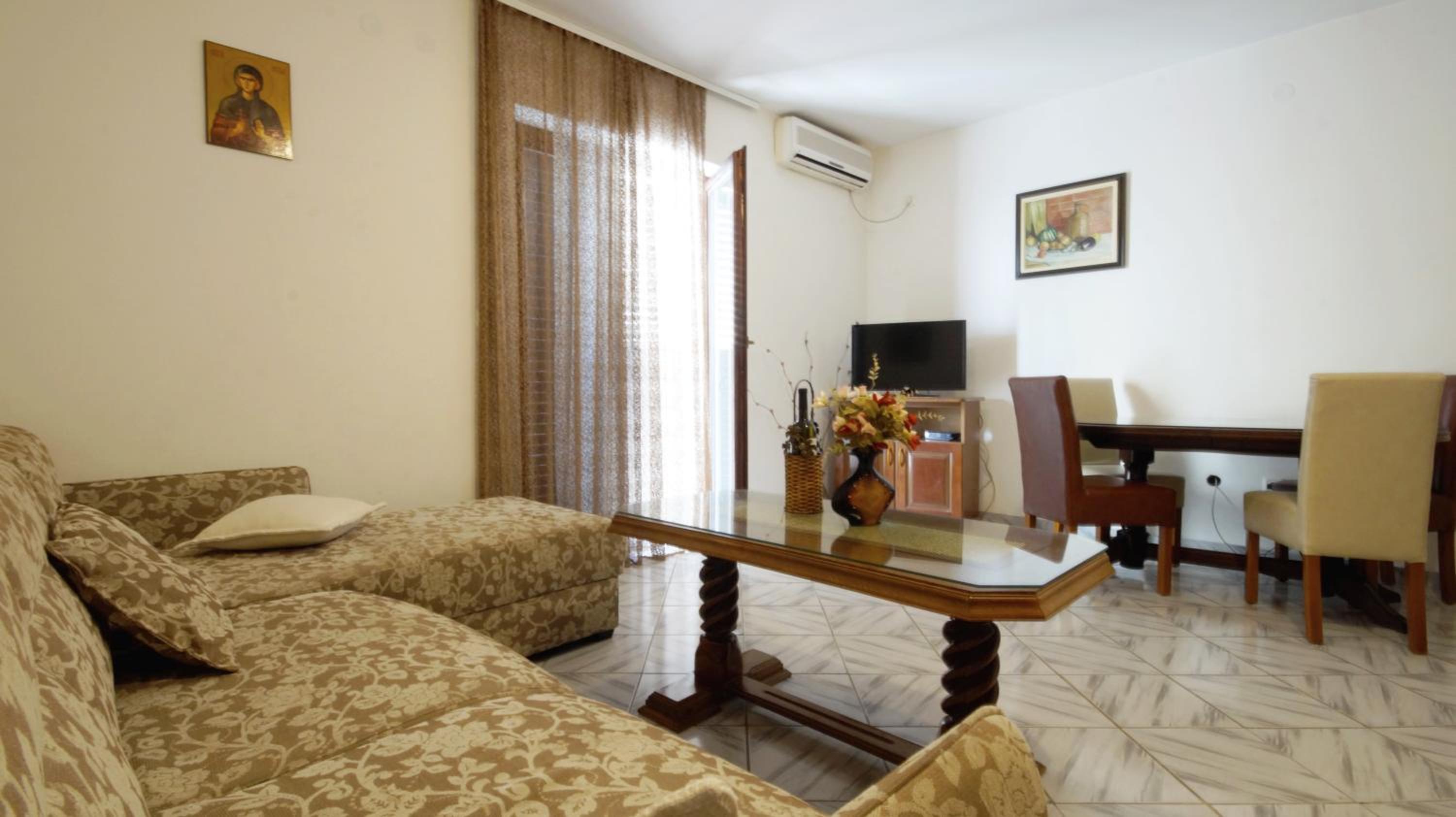 Apartment Glomazic