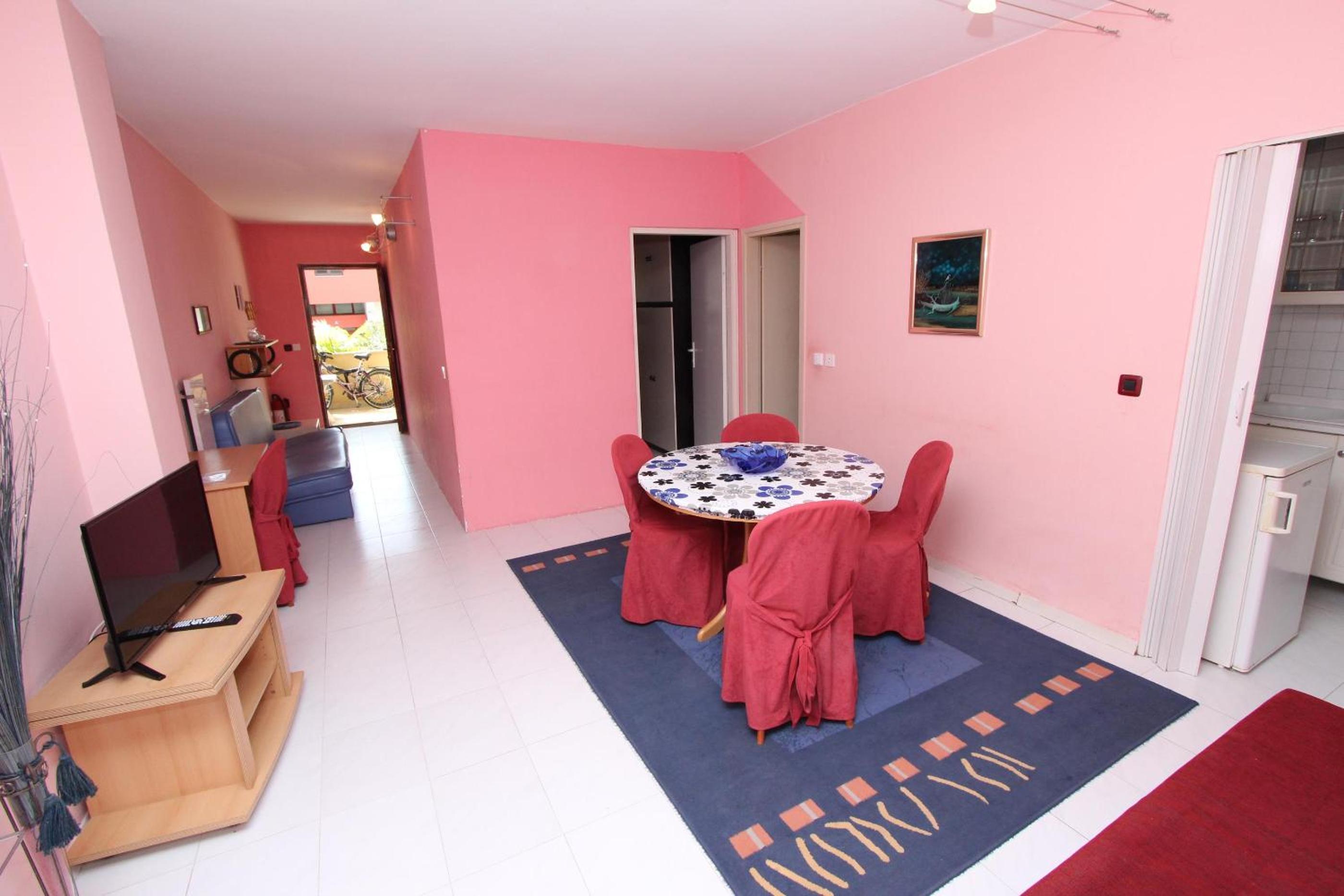 Apartments Lora