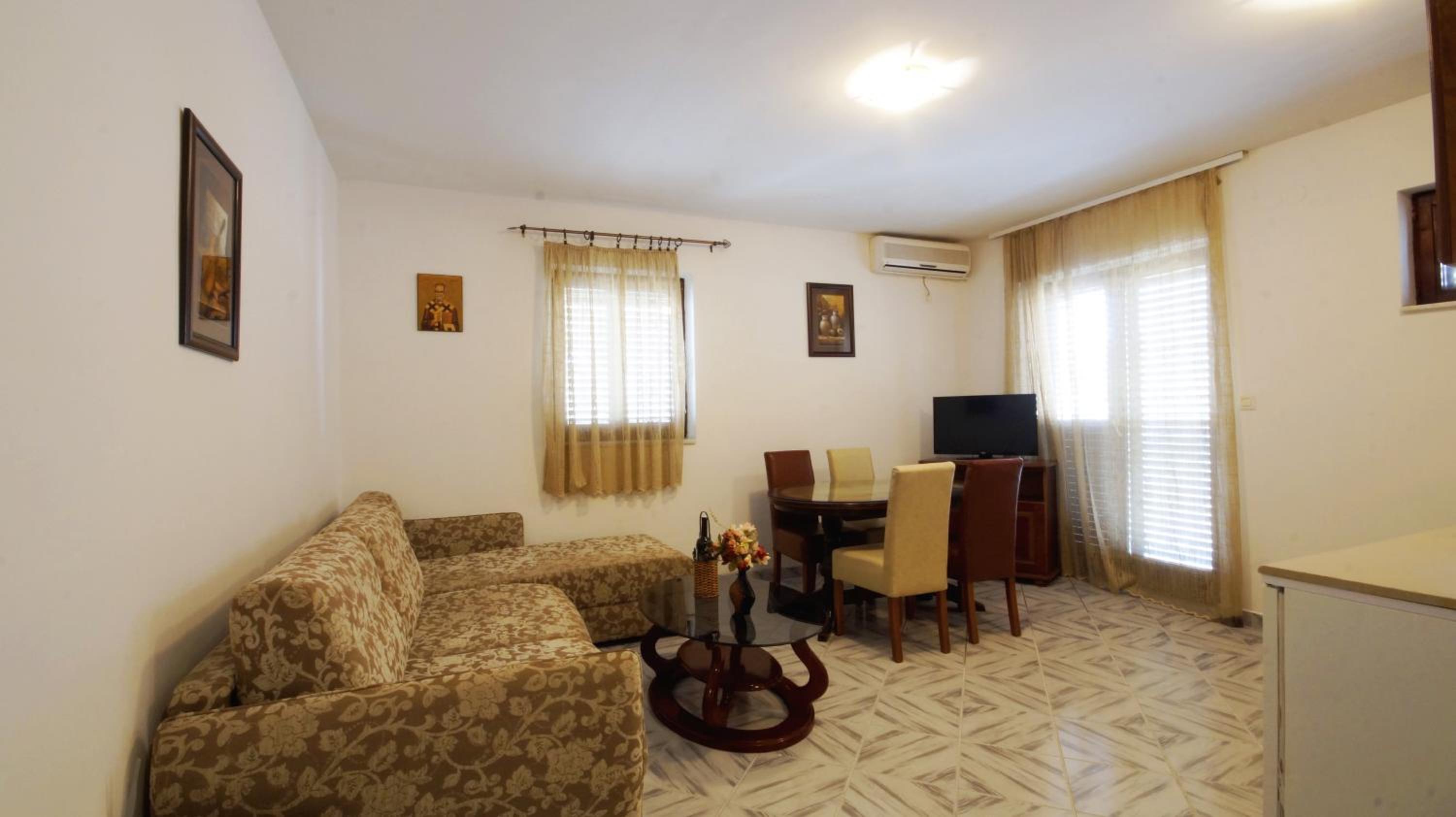 Apartment Glomazic