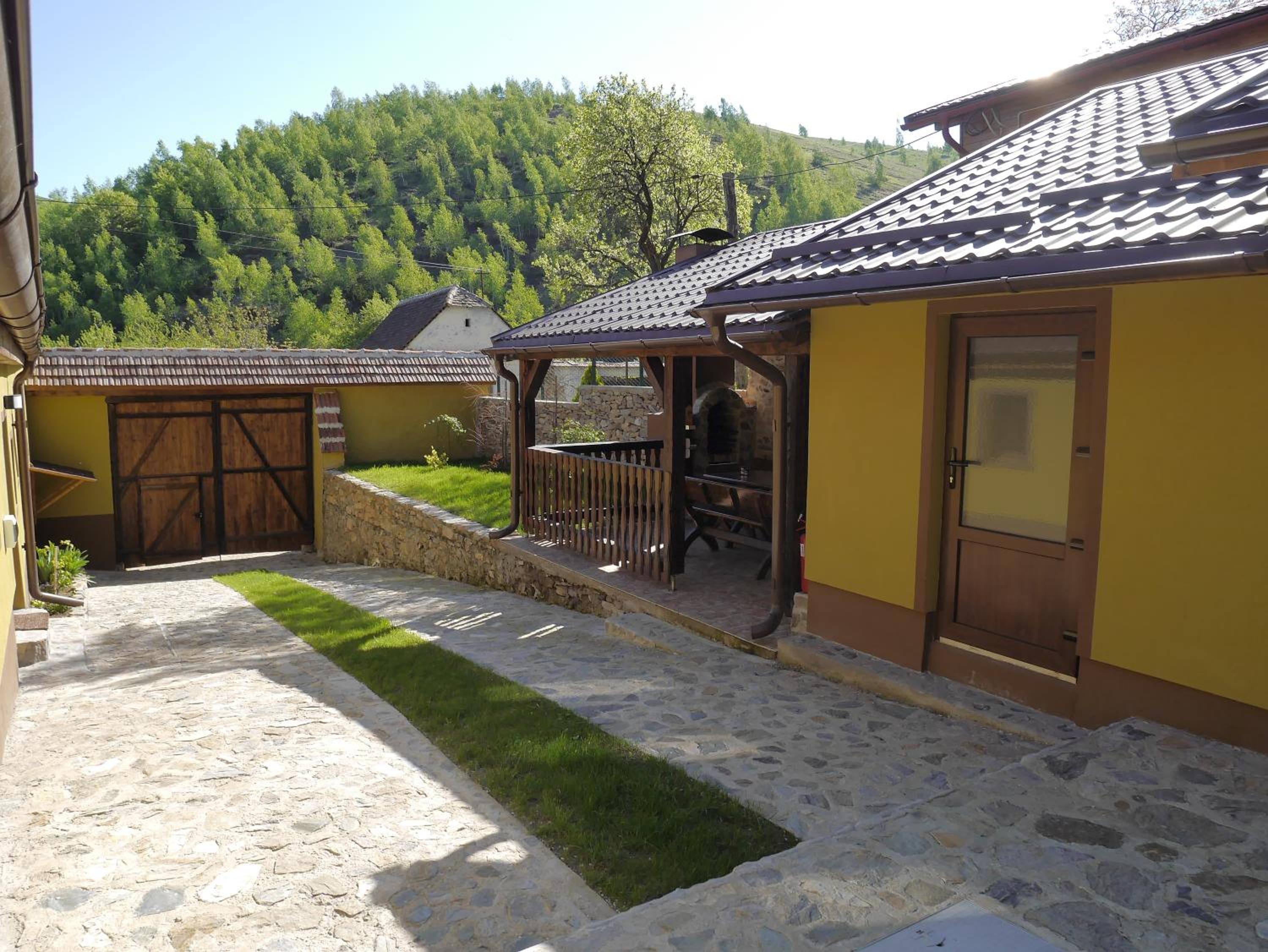 Photo 11
