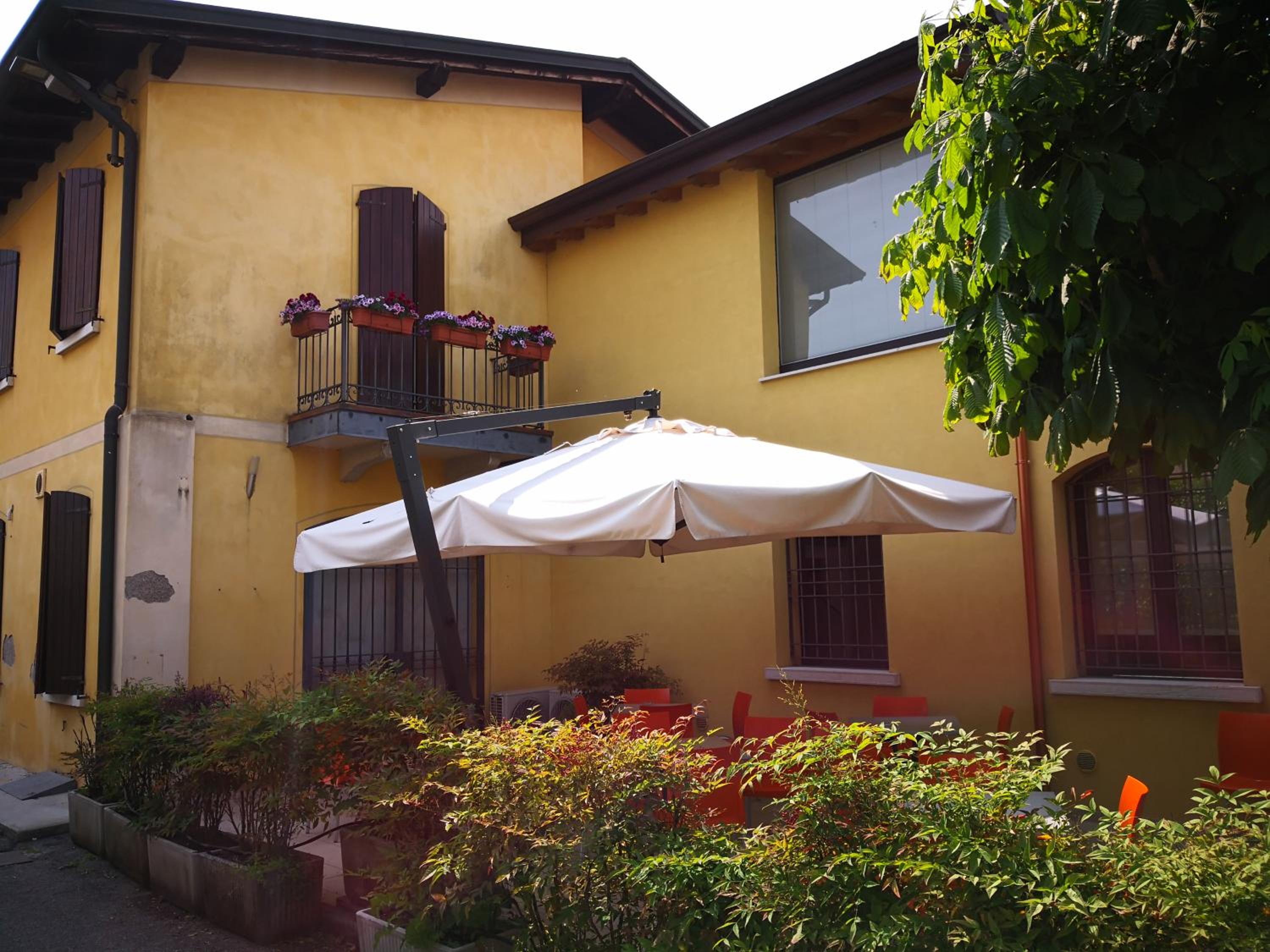 La Vecchia Tramvia view 3