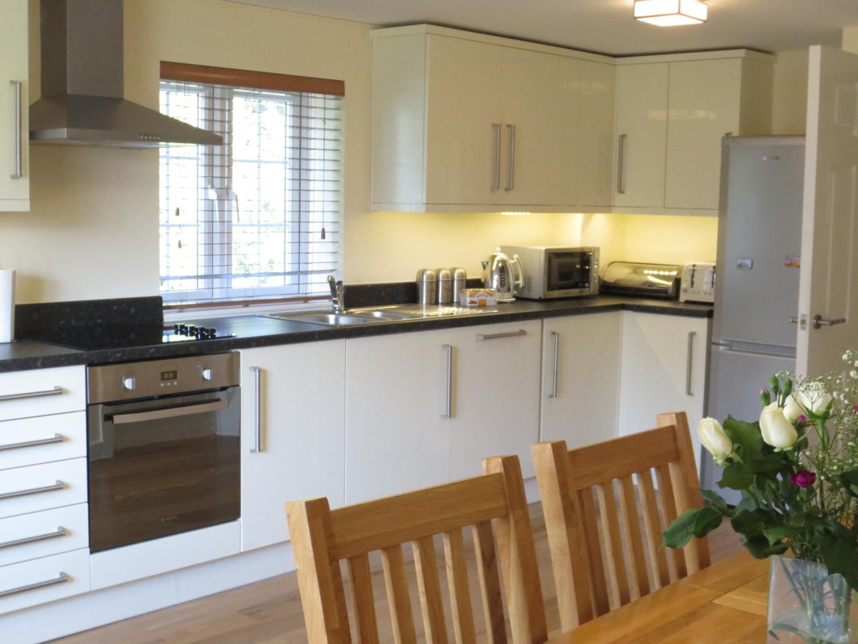 Oxford Apartments 2 view 4